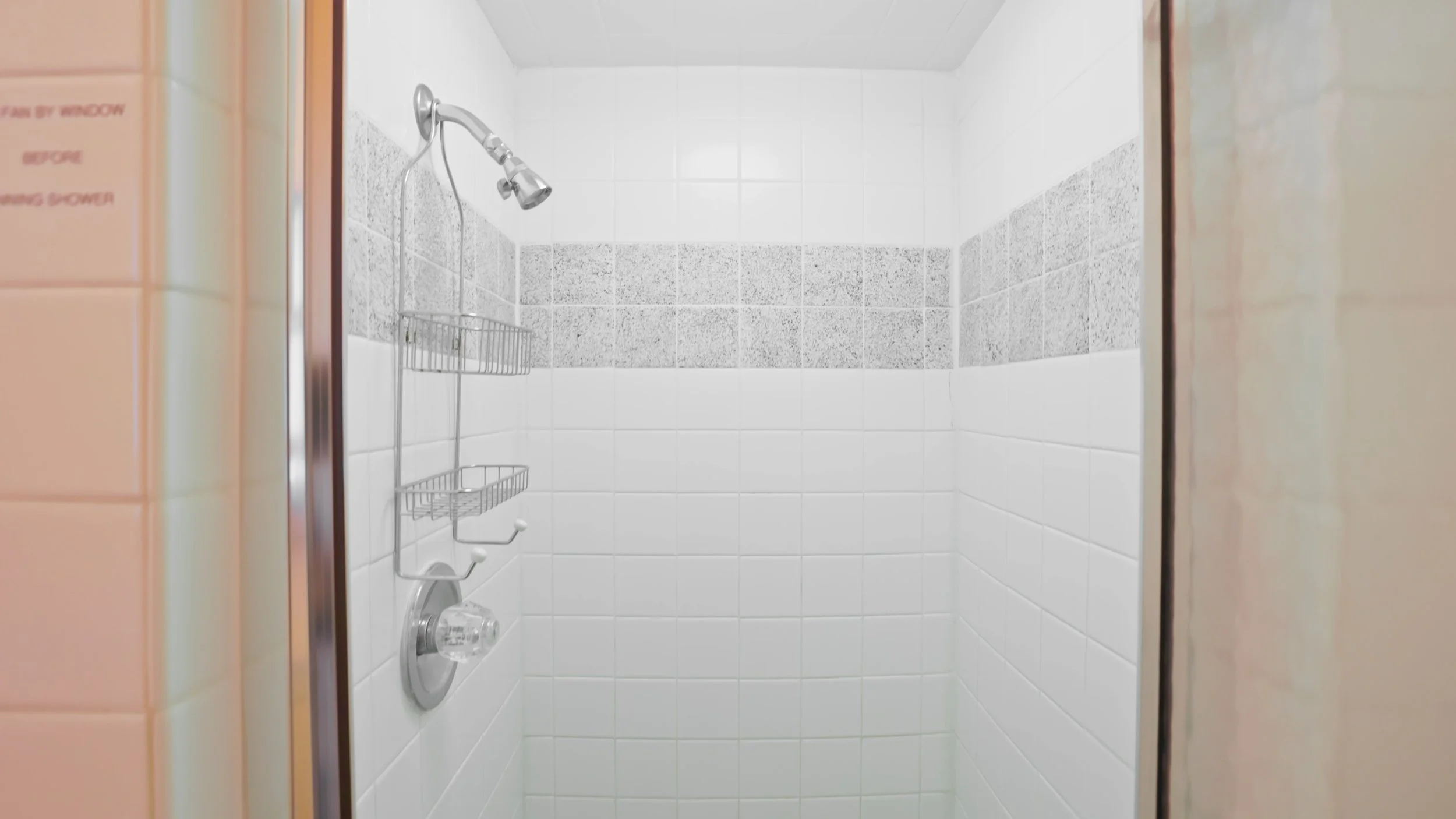 Unit1-26-BathroomShower.jpg