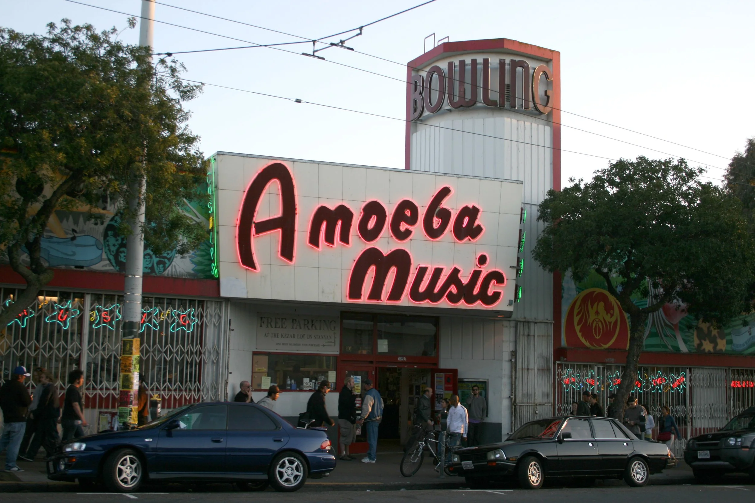Amoeba_Music_in_San_Francisco,_CA.jpg