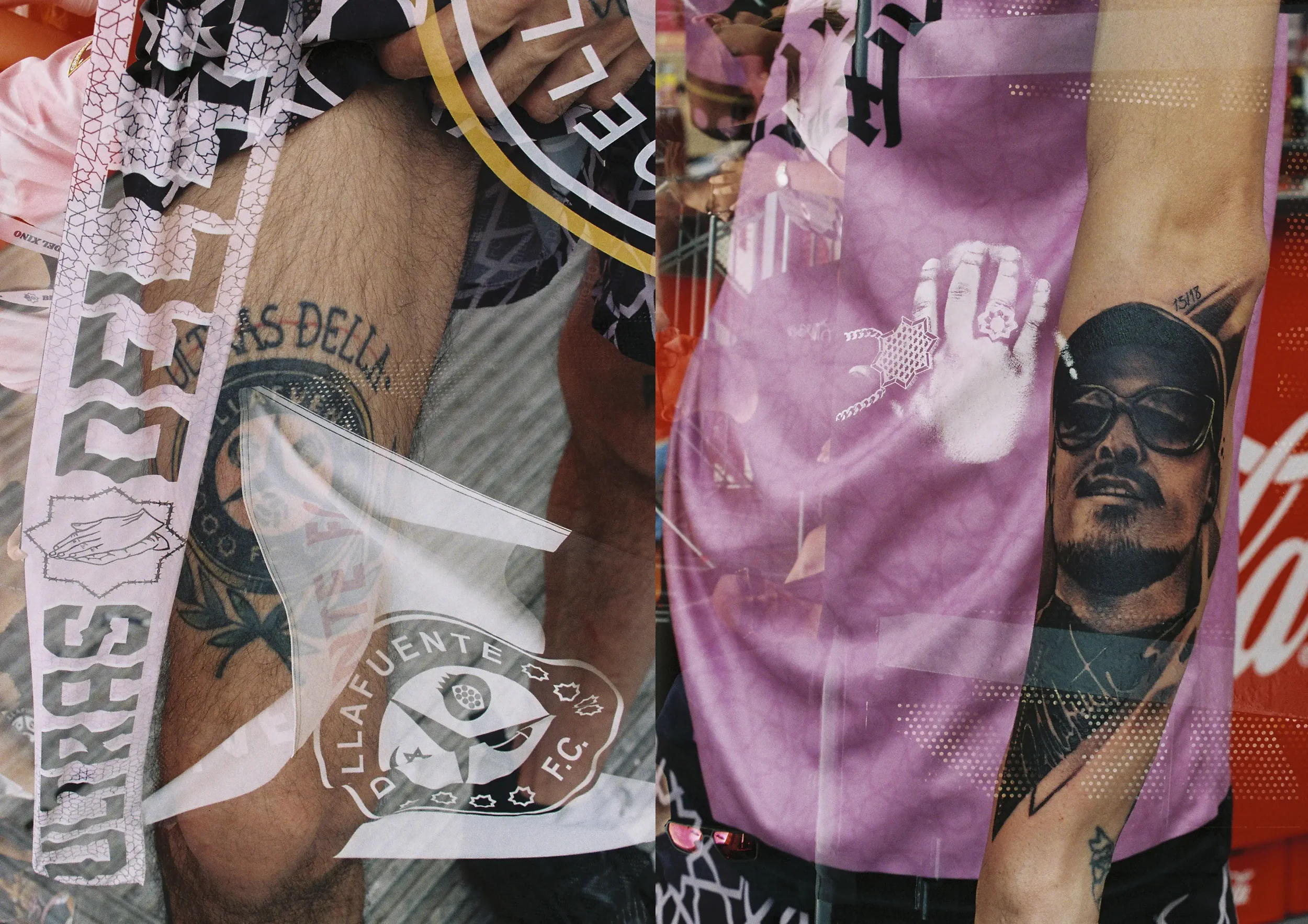 Varias personas en una feria, una con tatuajes en el brazo y otra con ropa color rosa y tatuaje en el brazo.