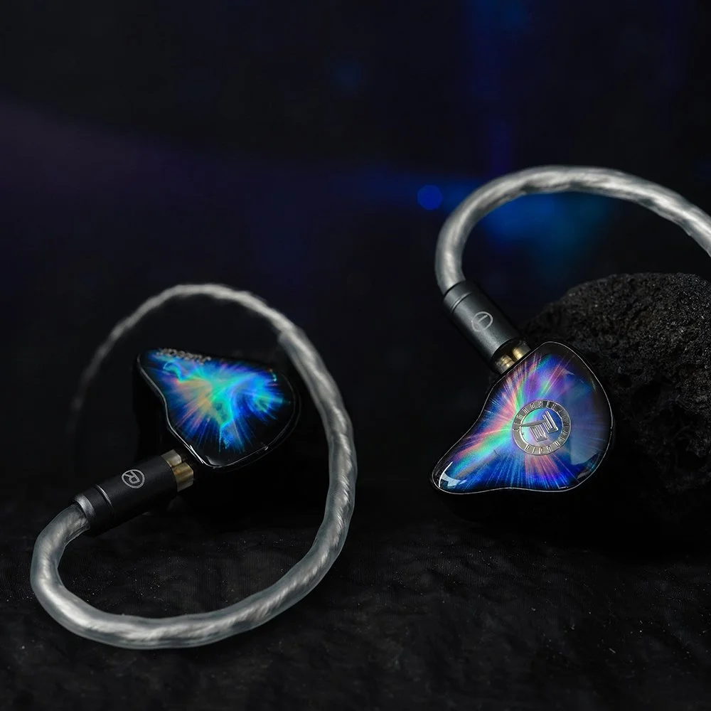 Juzear Nebula Packs Five Drivers Into a $129 IEM