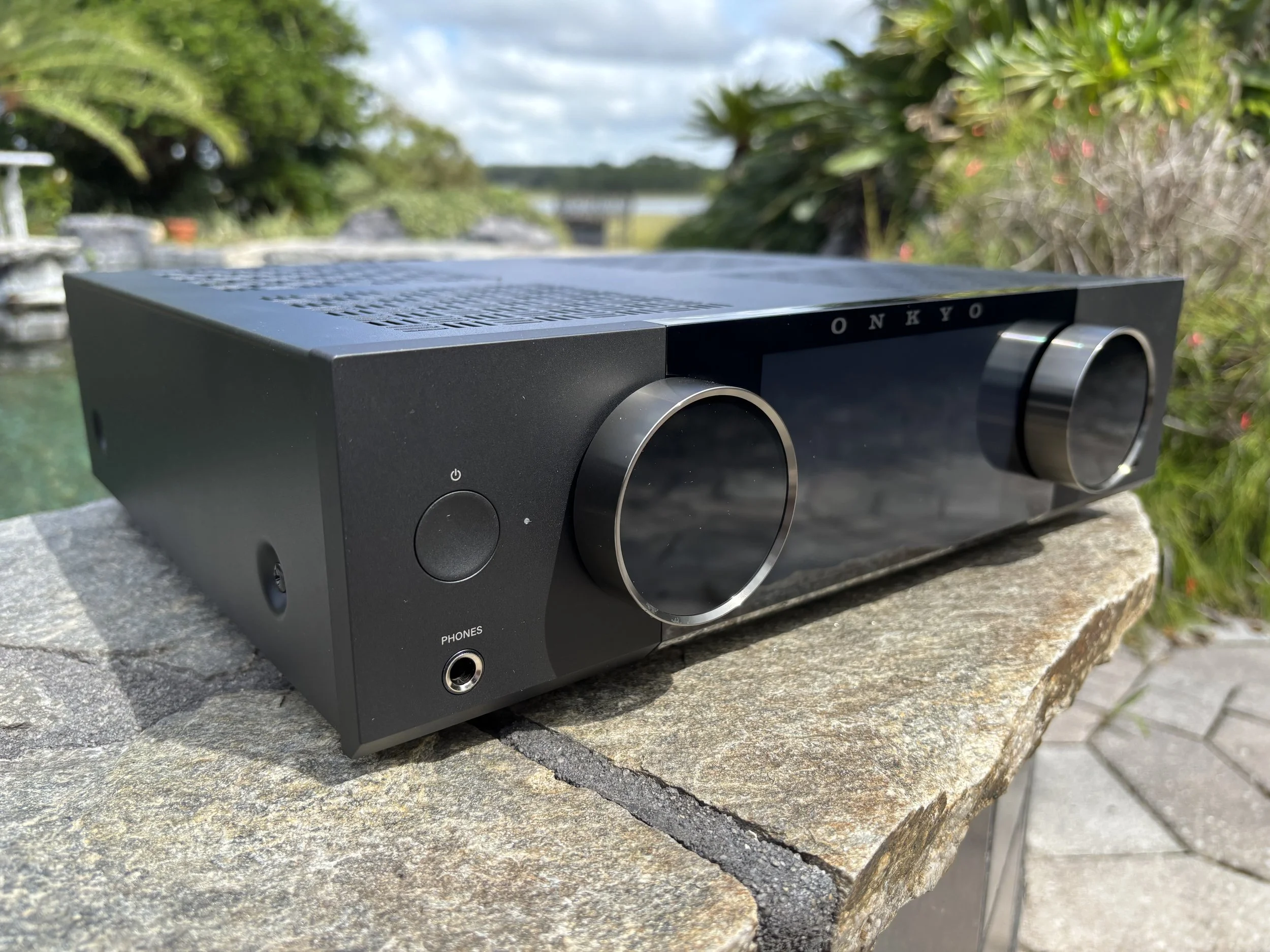 Onkyo Muse Y-40 Review: Is It Better Than the WiiM Amp Pro, Bluesound Powernode, and NAD C 700?