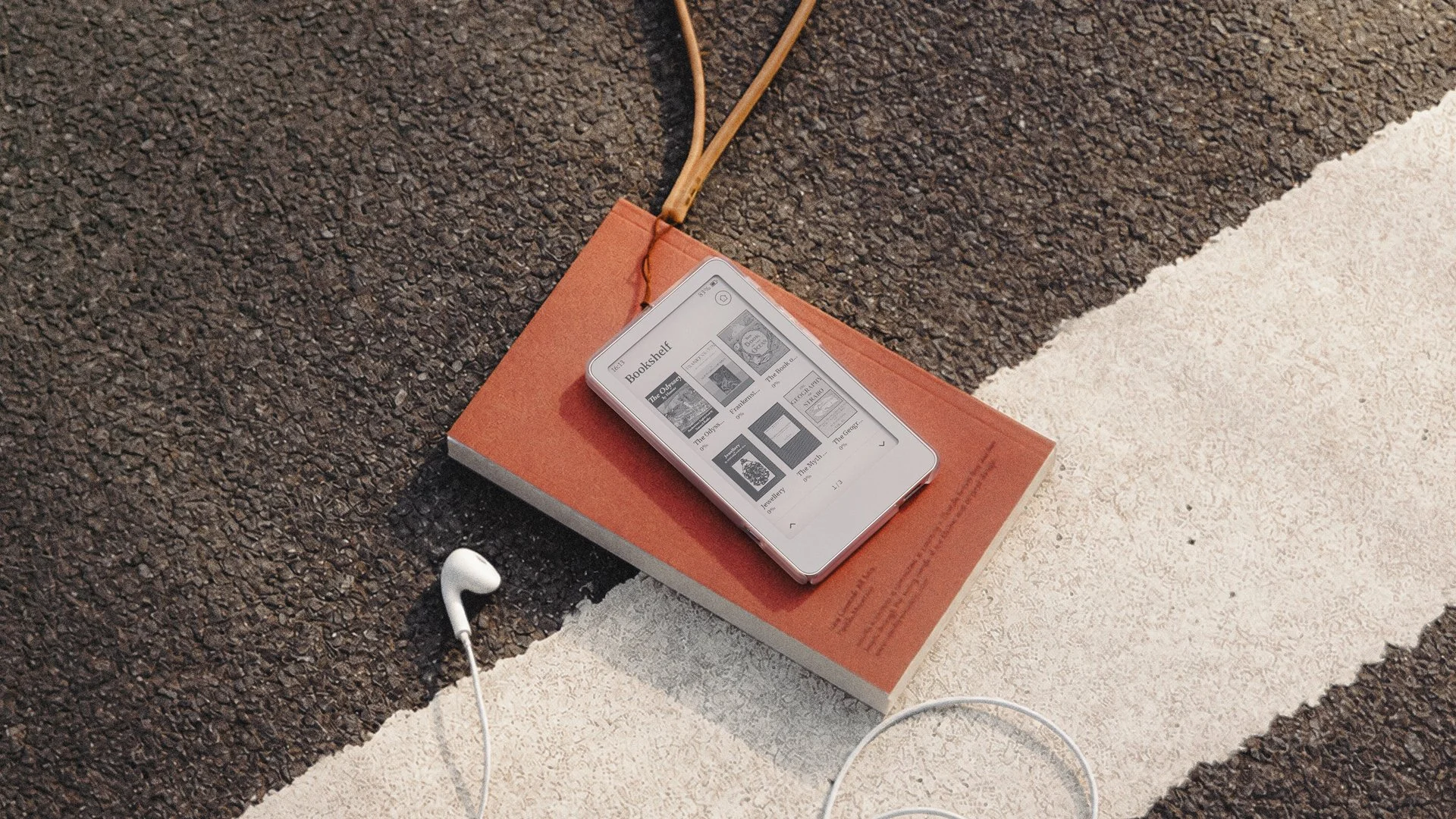 BOOX Launches Picco, a Card-Sized 3.97-Inch ePaper Reader That Can Attach to Your Phone