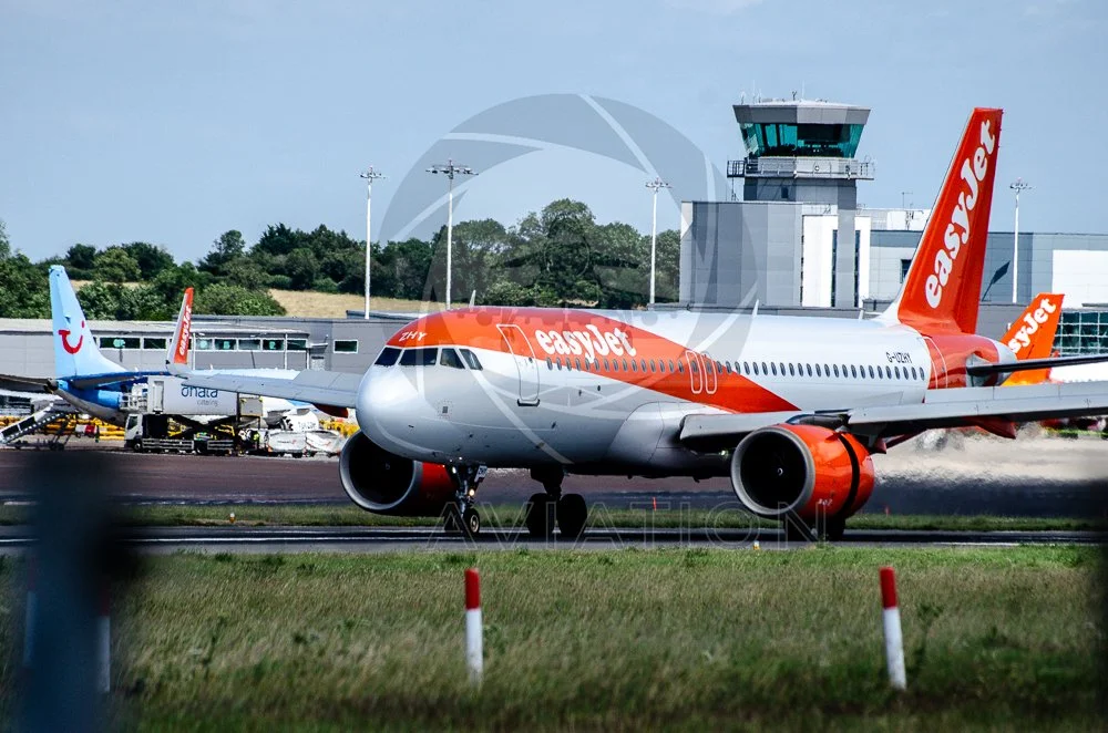 EasyJet A-320 upon Landing at Bristol (EGGD) G-UZHY