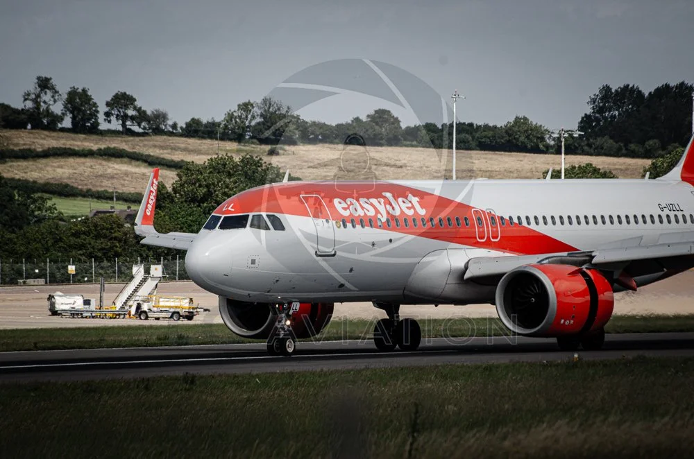 EasyJet A-320 upon Landing at Bristol (EGGD) G-UZLL