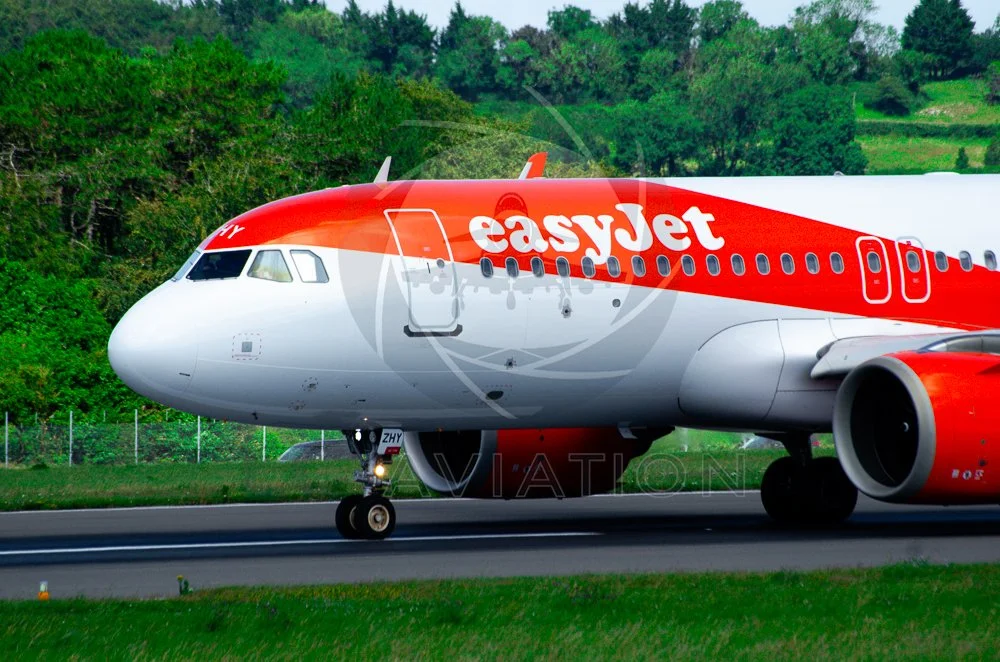 EasyJet A-320 upon Landing at Bristol (EGGD) G-UZHY