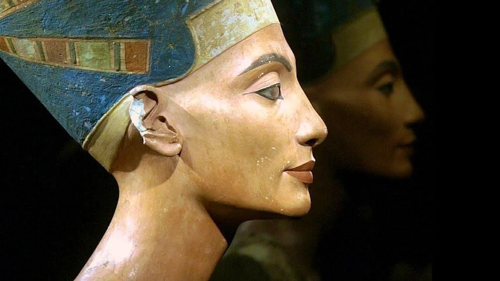 nefertiti-bust-profile-berlin.jpg