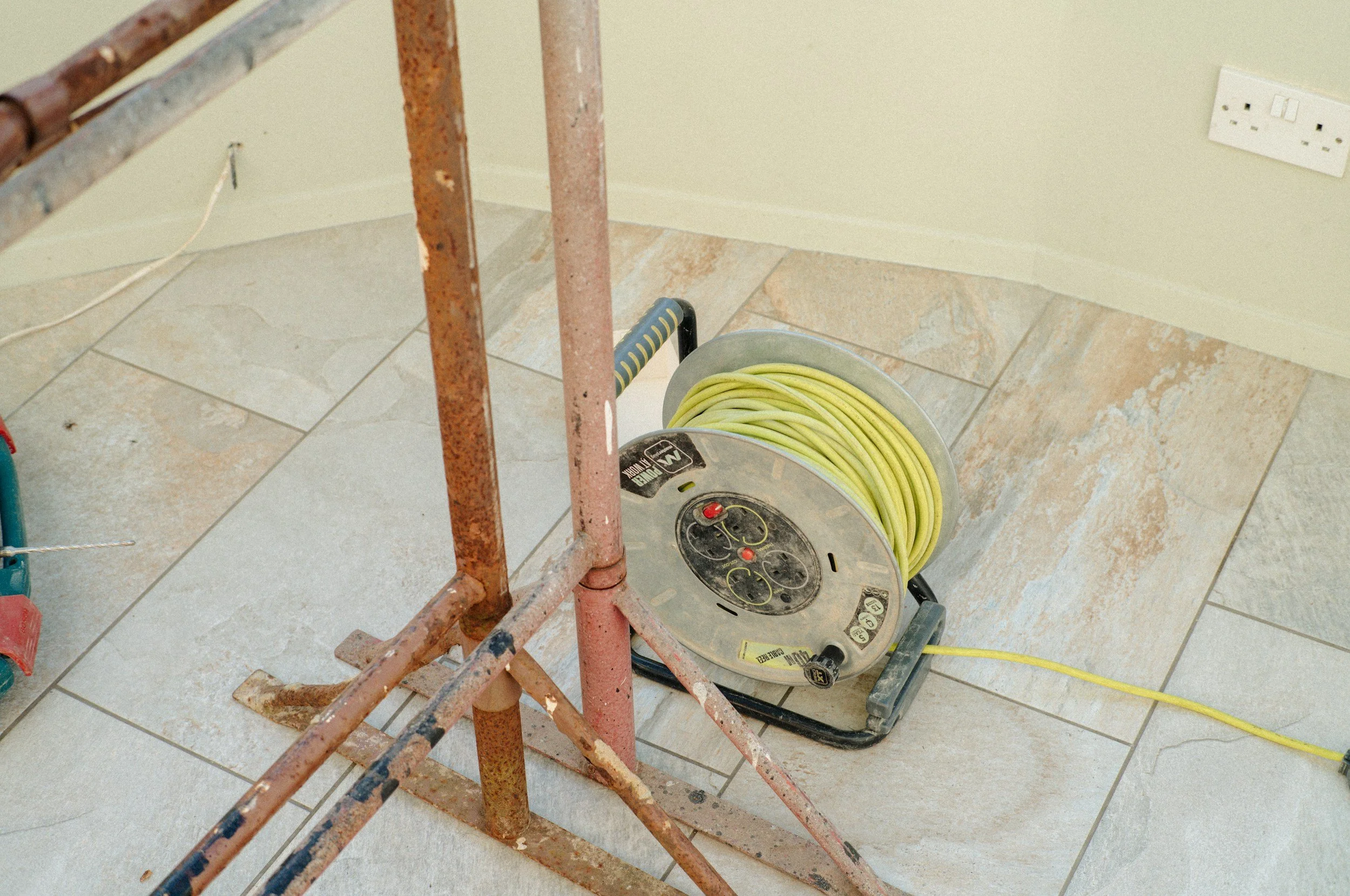 Beyond Extension Cords: The OSHA Subpart K Electrical Compliance Rules Middle Tennessee Contractors Overlook (29 CFR 1926.404)