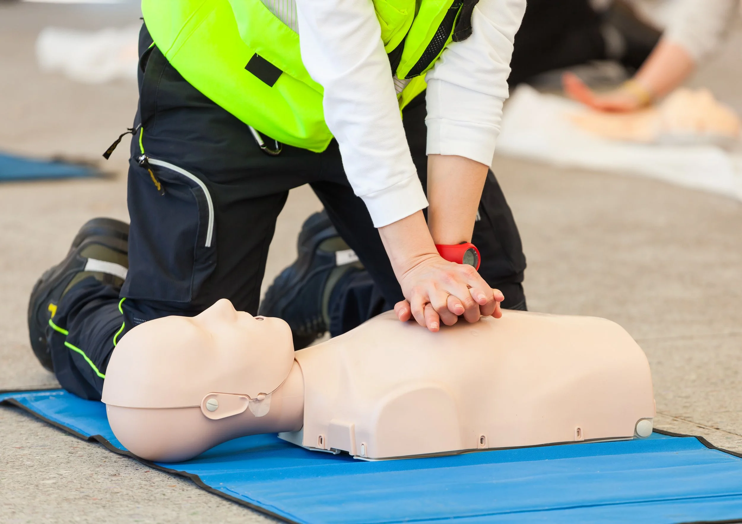 Corporate &amp; Logistics CPR/AED Training: Shift-Friendly Scheduling &amp; Emergency Action Plans for Middle Tennessee Facilities (29 CFR 1910.151)