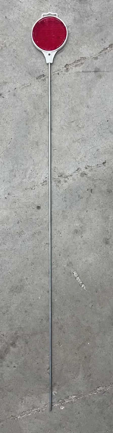 High-Visibility Reflective Driveway Marker