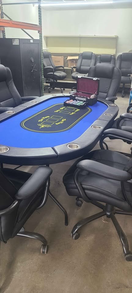 Poker Table 2.jpg