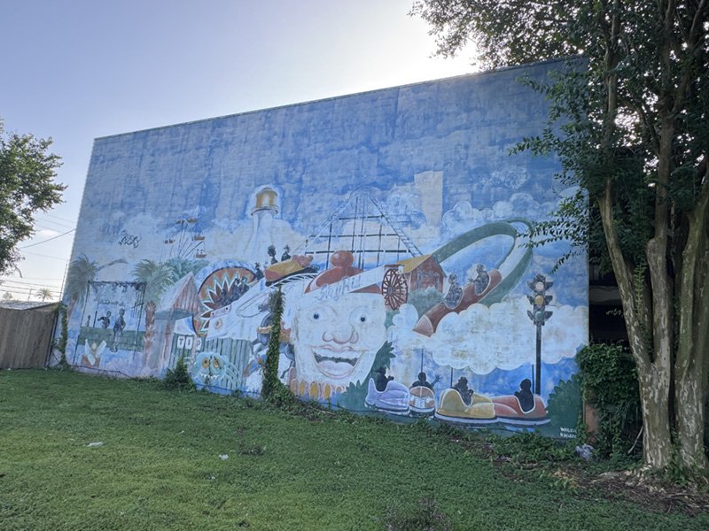 pontchartrain-beach-rivertown-mural-current-condition.jpg