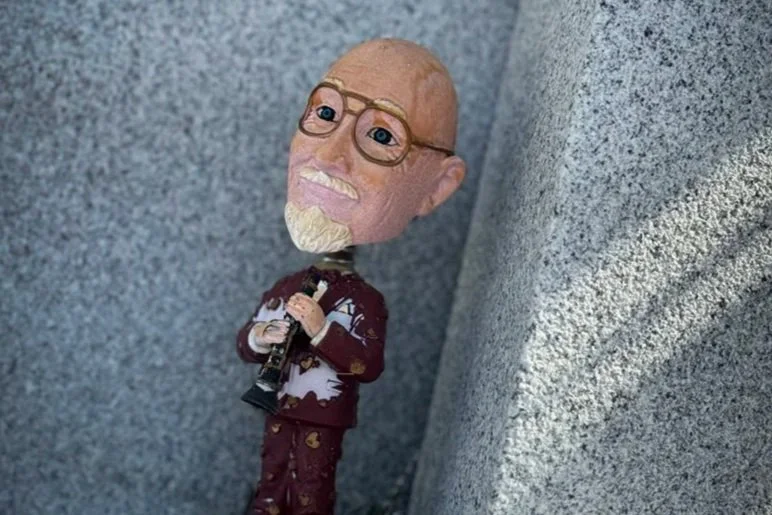 pete-fountain-bobblehead-close-view-metairie-cemeteryIMG_5294+copy.jpg