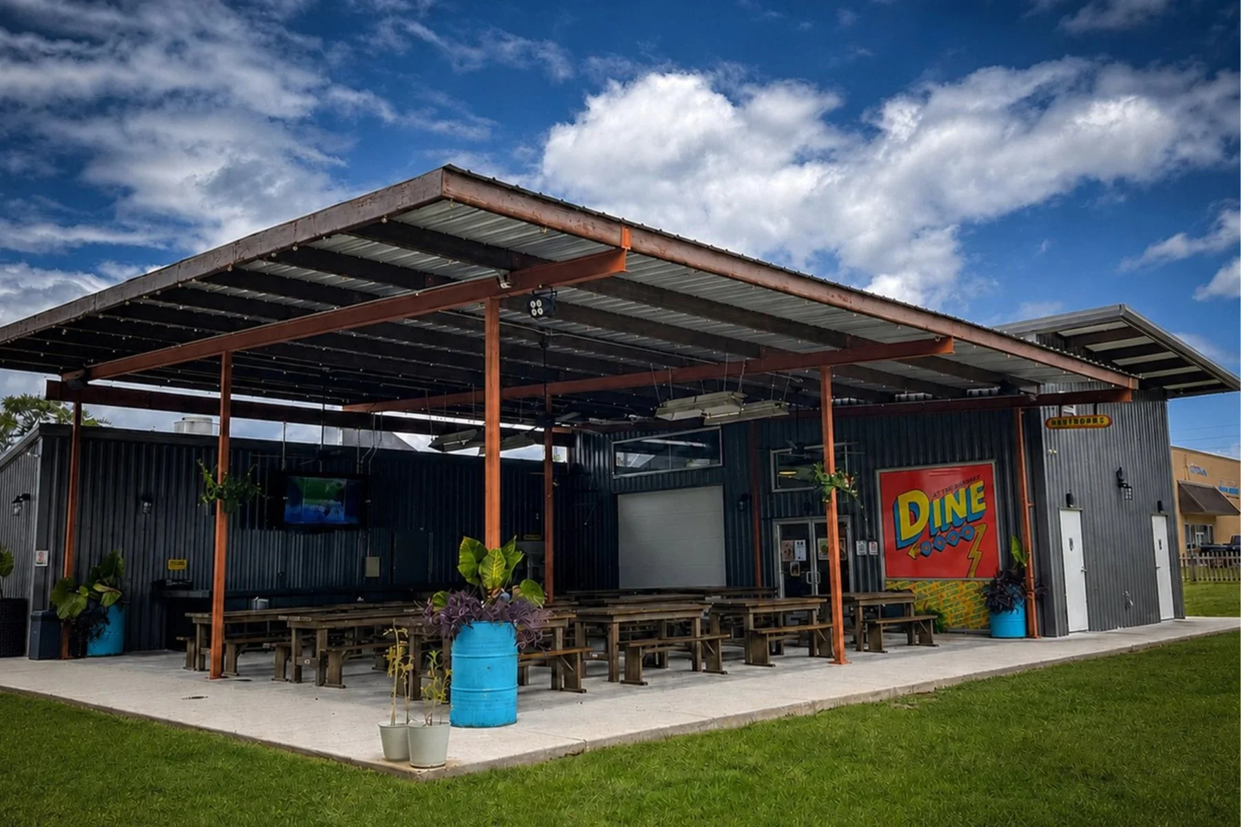 Exterior of Dine Gnar restaurant across Corbin Road from Gnarly Barley Brewing in Hammond, Louisiana.