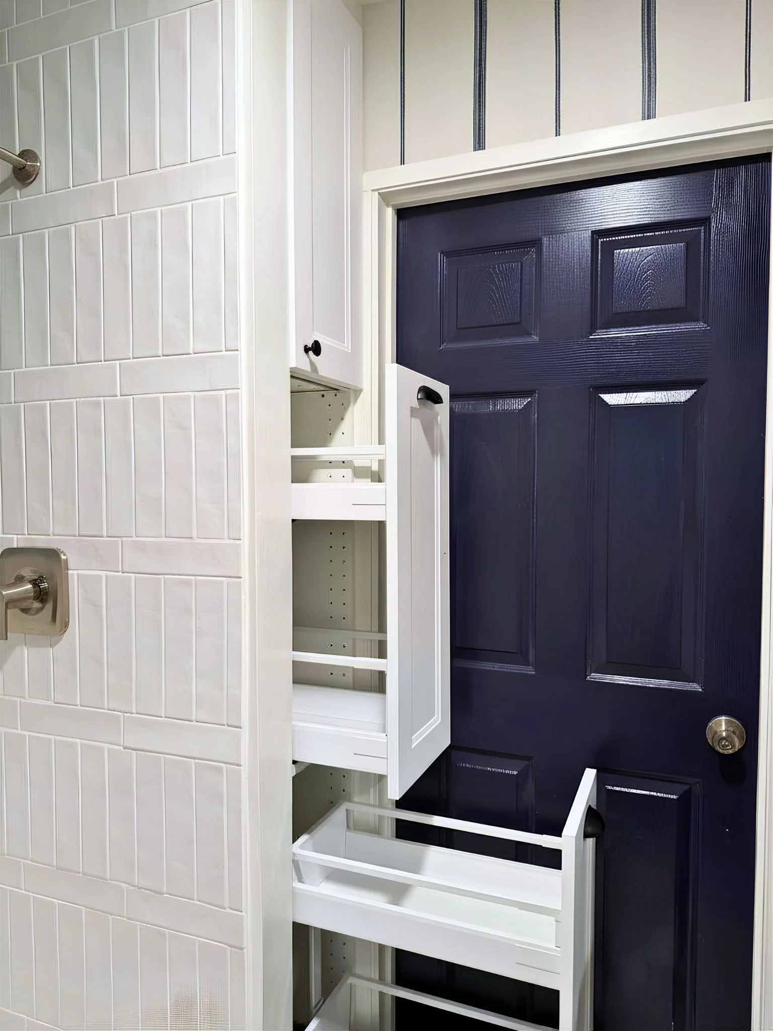 Lake House Main Bathroom Shower with Custom Pull-out Storage