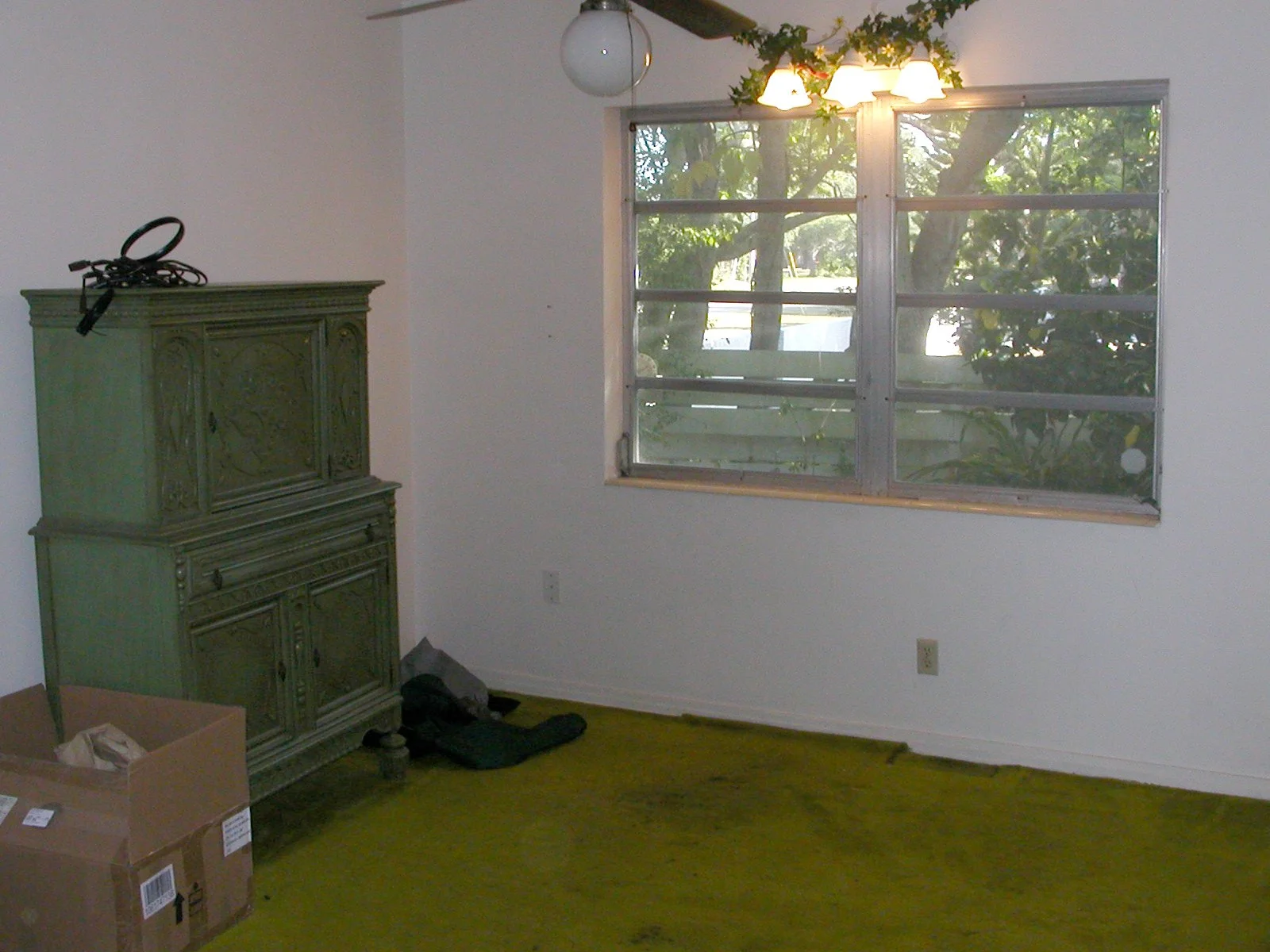 Kitchen Dining Space When I First Bought the House