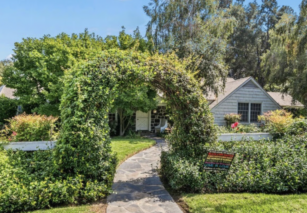 The Best Time to Sell a House in Studio City (and Whether to Wait)