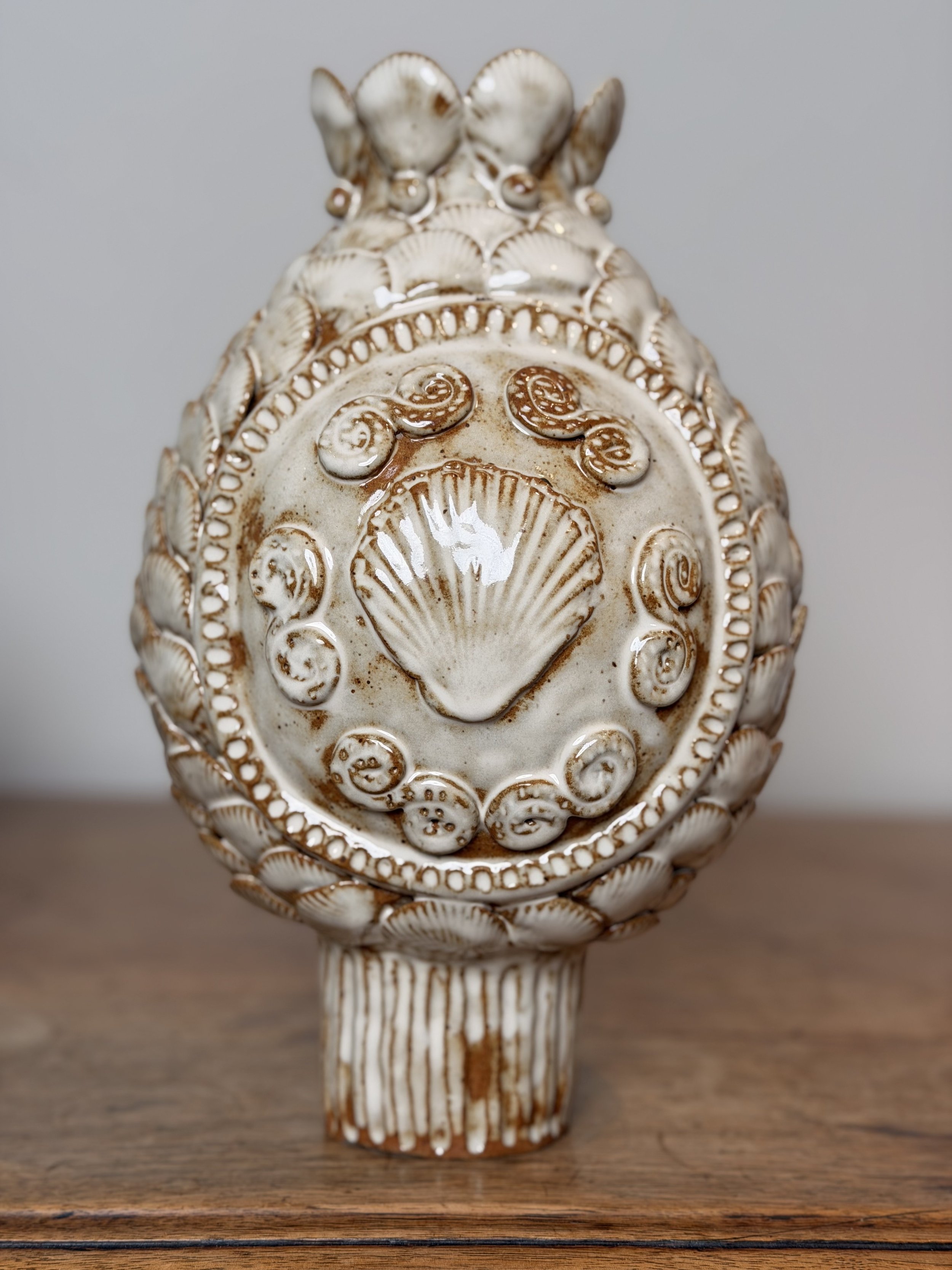 Round Shell Vase