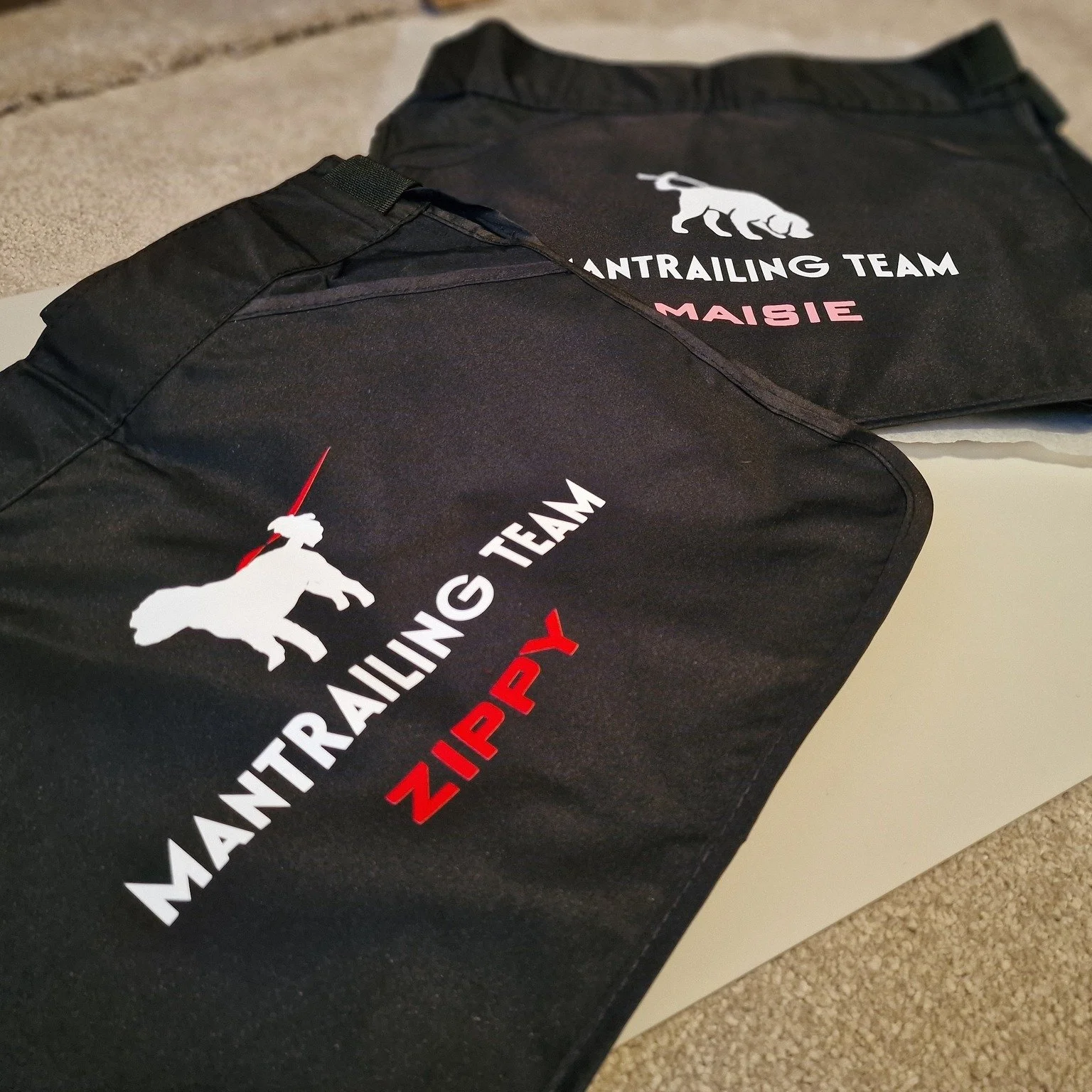 🐾The first orders of our brand-new Personalised Dog Training Aprons are on their way to Zippy&rsquo;s and Maisie&rsquo;s handlers! 🐾✨

Whether you&rsquo;re into Mantrailing or Tracking, these aprons are a super useful addition to your kit.  They&rs