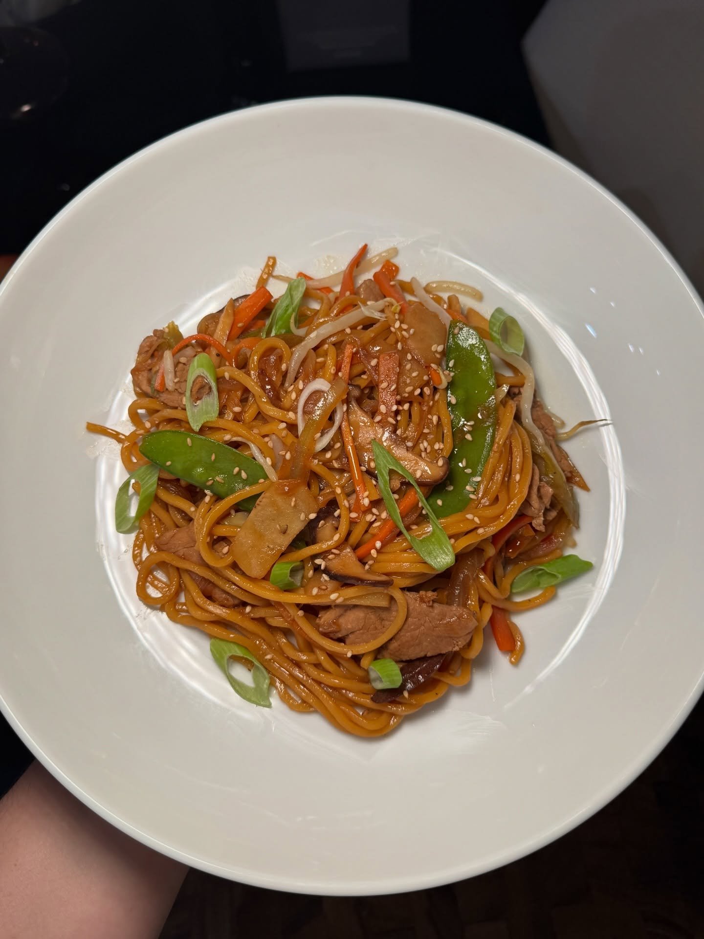 Chinese cuisine, hallelujah 🥟

finishing up culinary classes with Asian cuisines! These dishes include pork lo mein, orange chicken, wonton soup, velvet shrimp, beef and broccoli, red cooked tofu, Chinese sausage fried rice, and LOTS of prep!

#icec