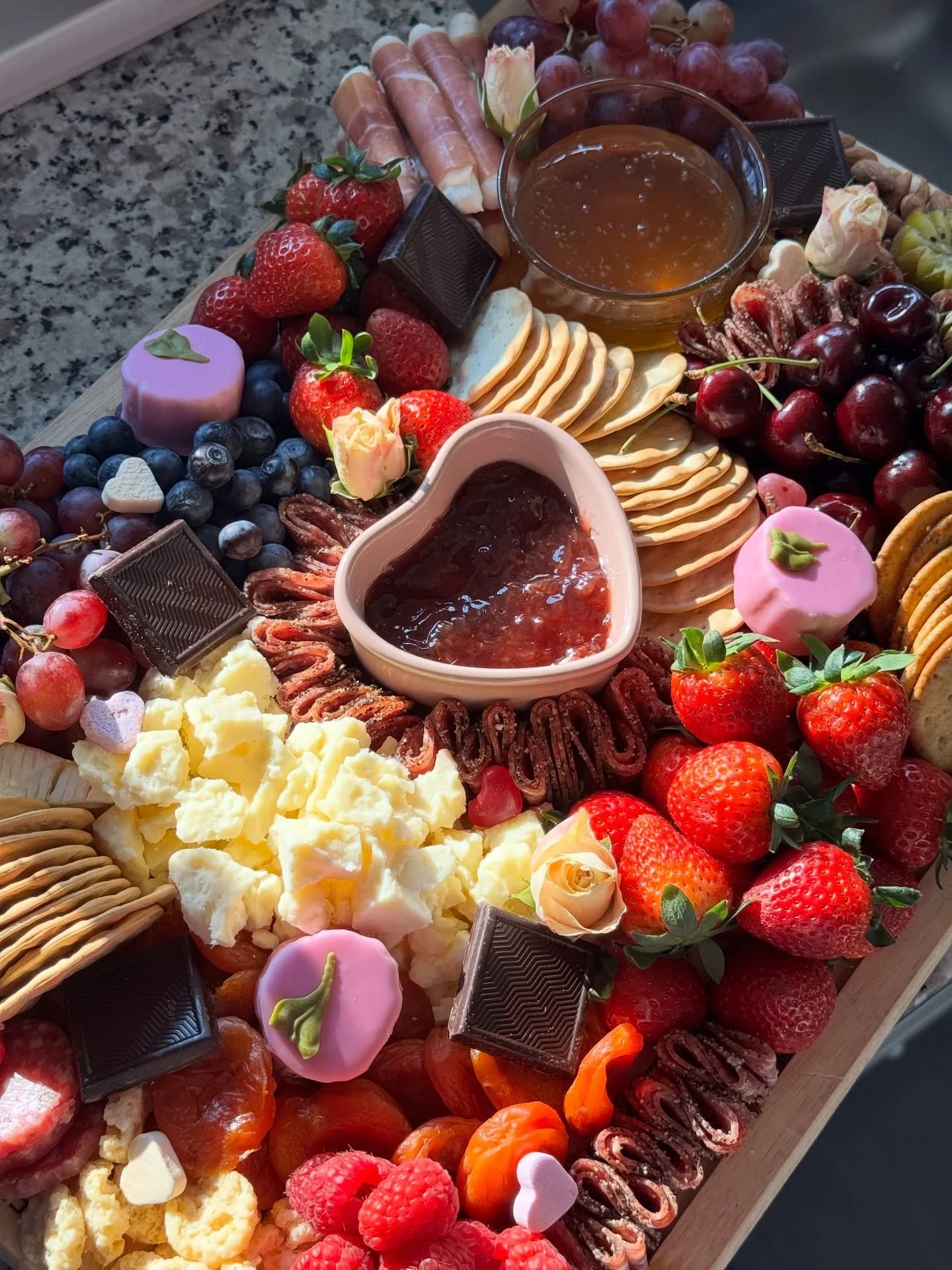 Made the cutest valentines charcuterie boards for @thelashloungeannapoliswestst Valentines Day Event! ❤️

#valentinesday #charcuterieboard #personalchef #annapolis #privatechef