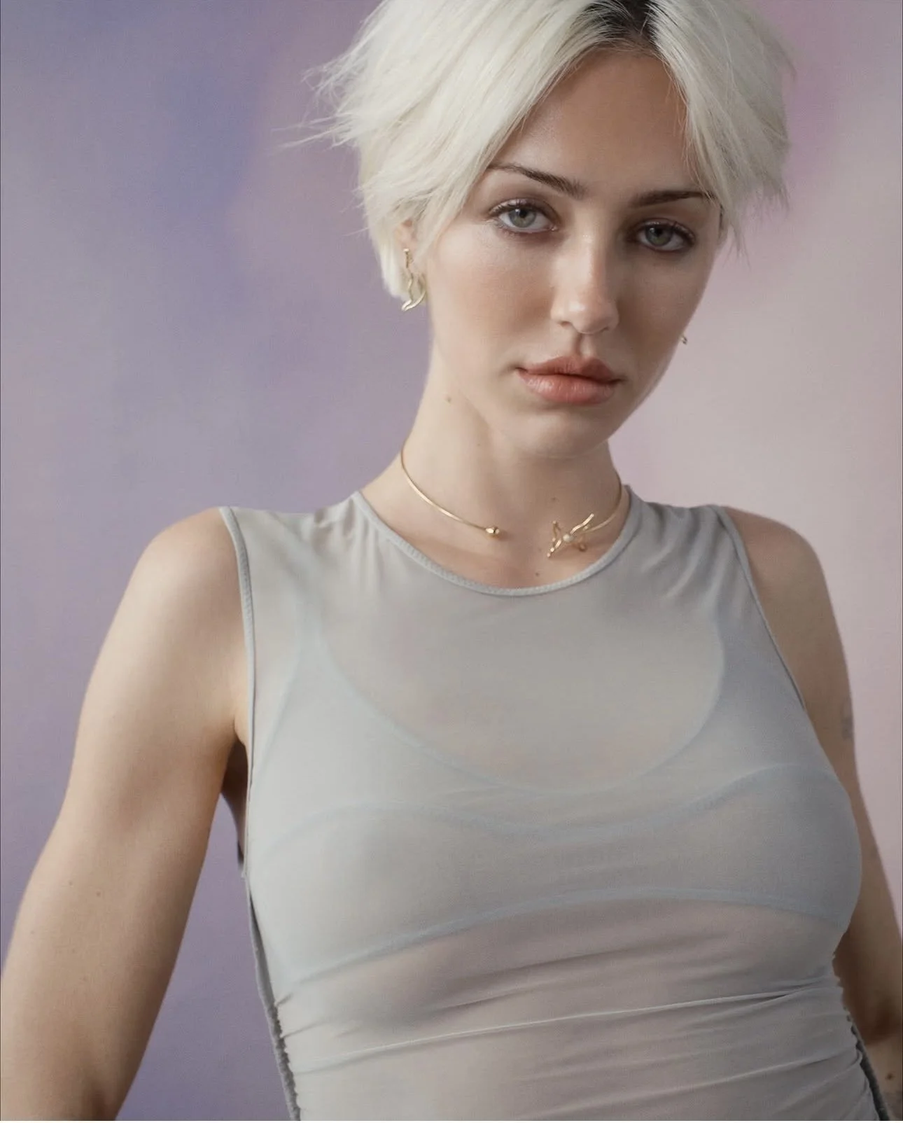 Delilah Belle wearing jewelry