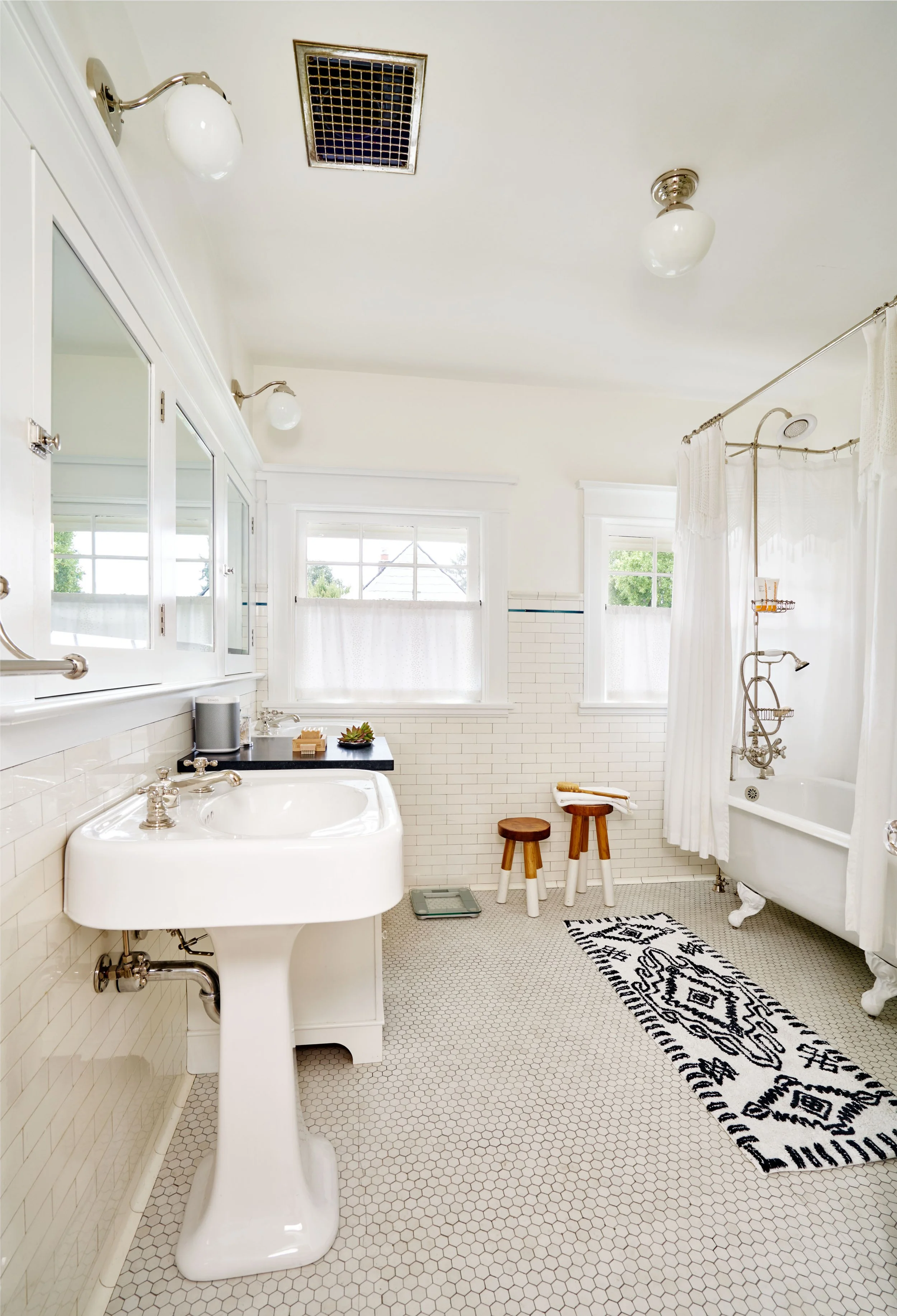 42_Schriber_Nikki-bath_01128.jpg