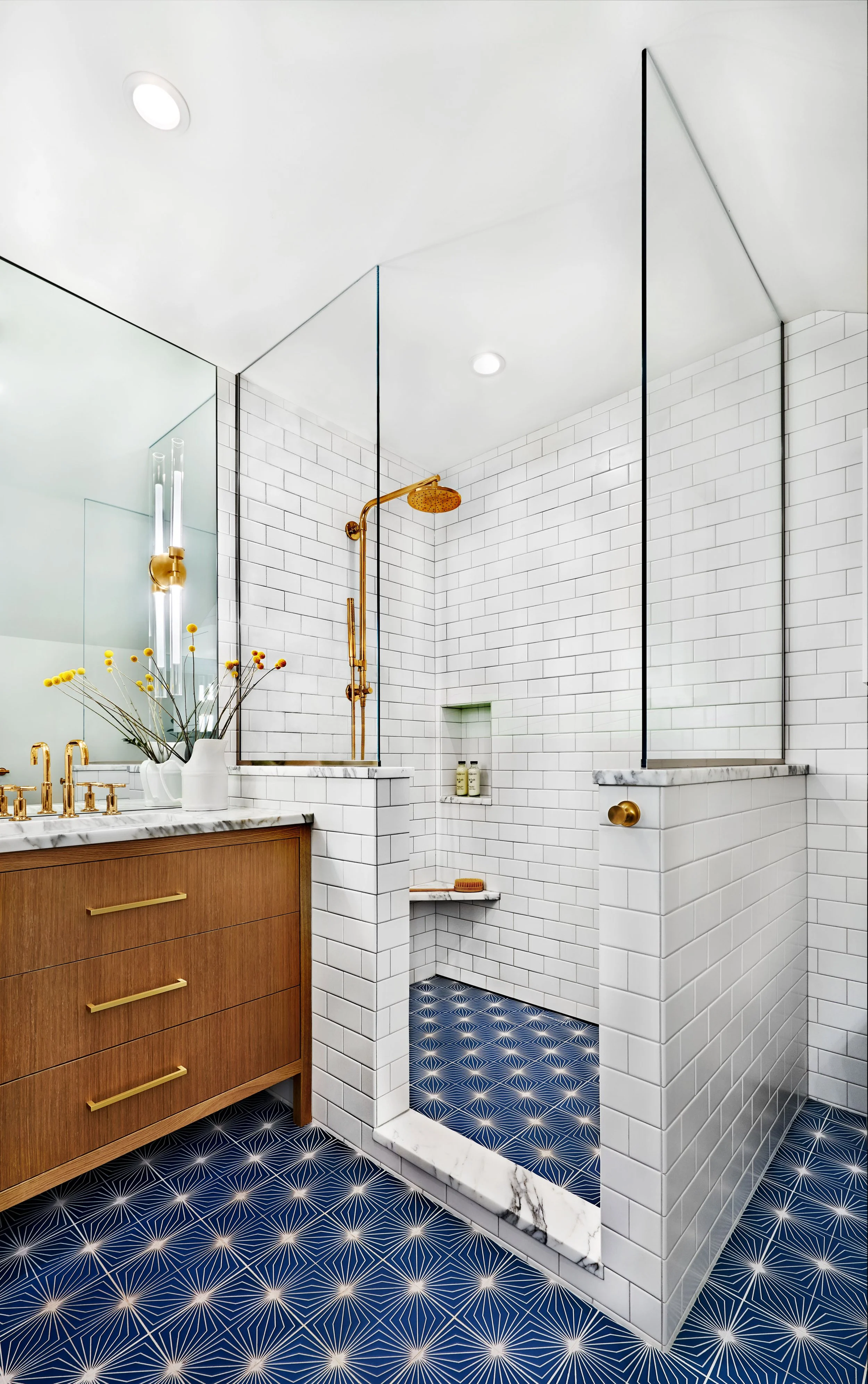 37_Lord_Crouch_shower_01079_v2.jpg