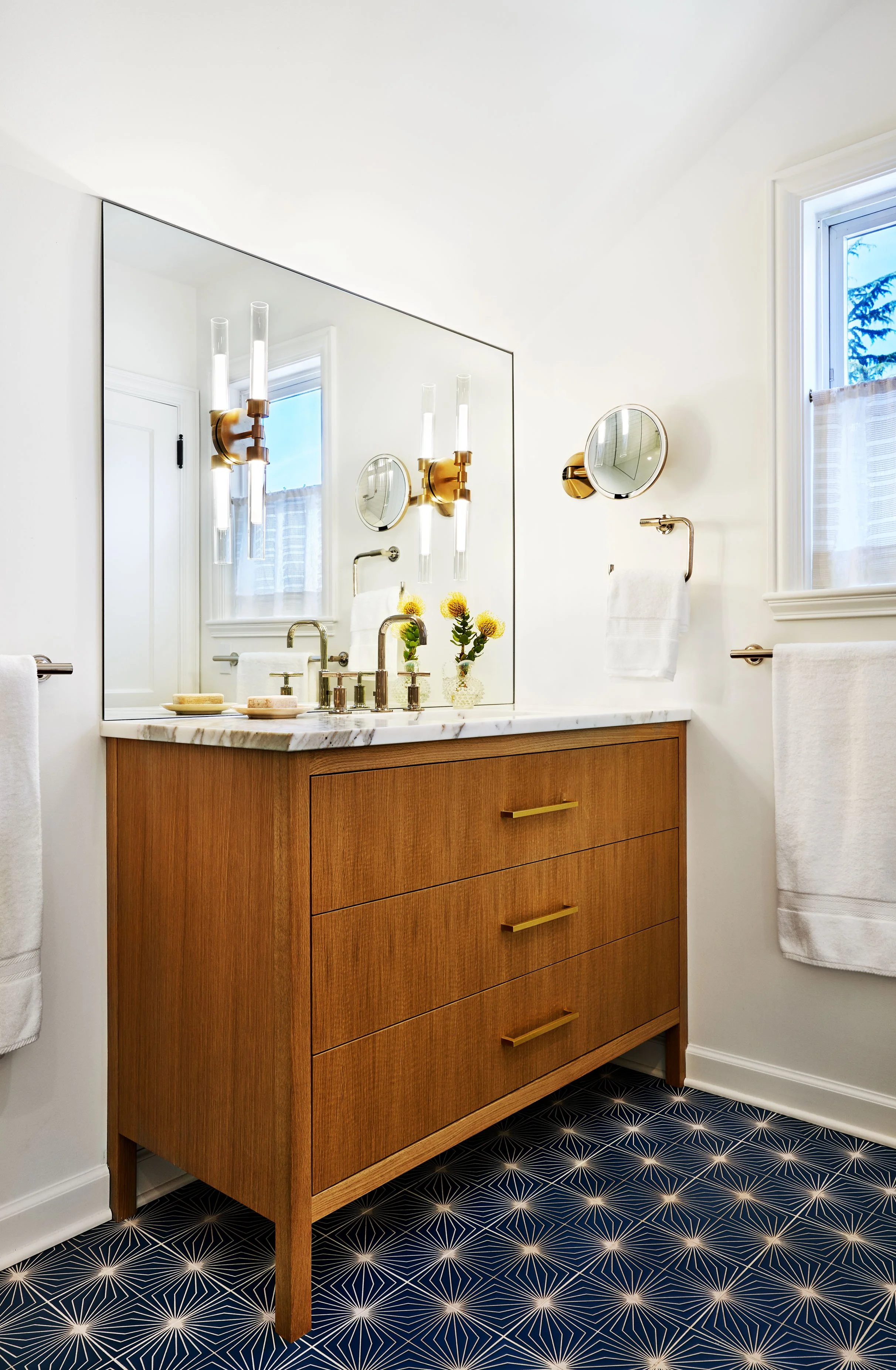 36_Lord_Crouch_bath_vanity_01095_v2.jpg