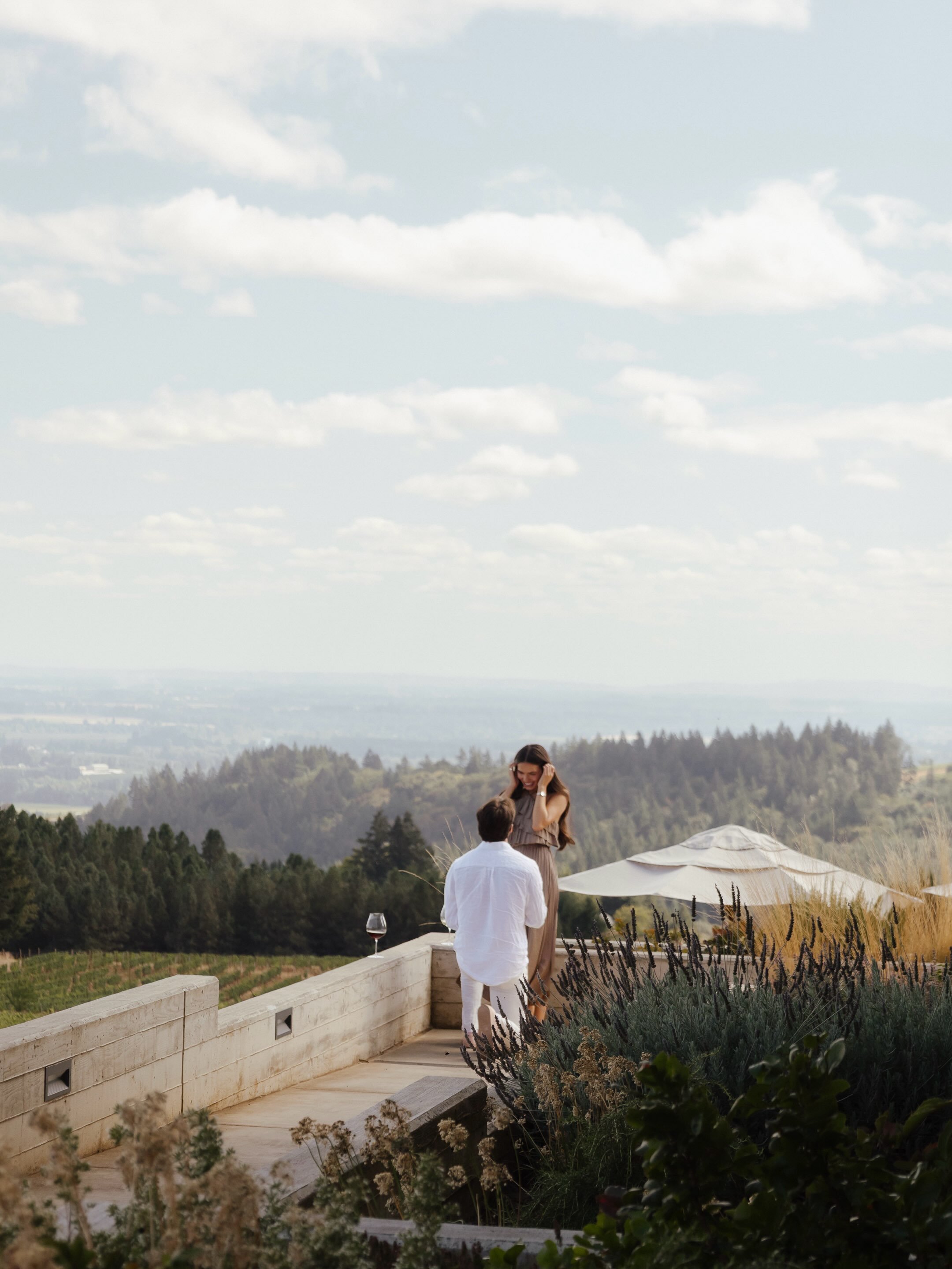 Im not crying&hellip; okay maybe a little because i had the honor of photographing the most perfect engagement for my best friend and the love of her life!! 

#photographer #engagements #couplesphotographer #oregonphotography #photoshoot