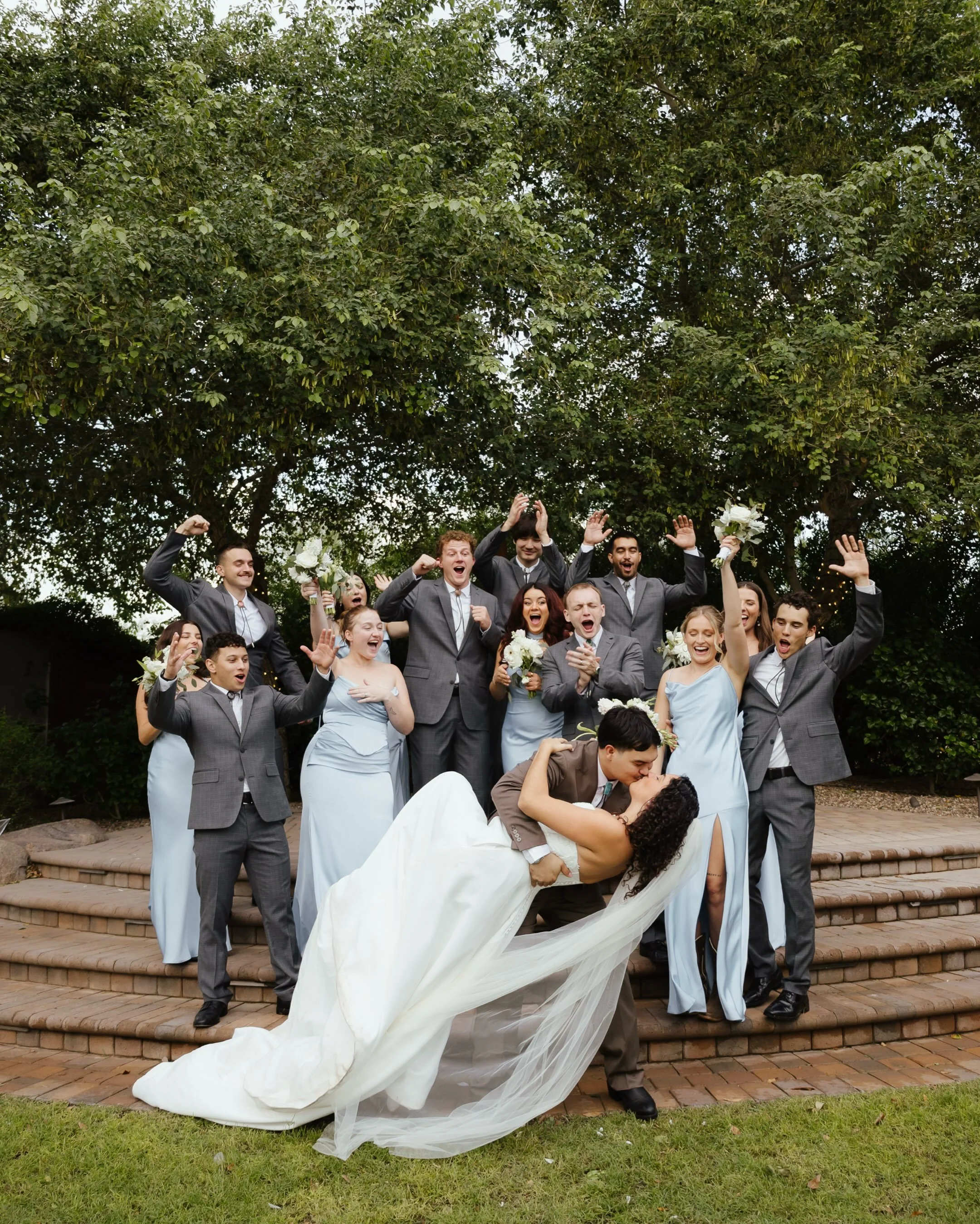 THE GRAEFS!! The wedding party 🩵🪩🤍
.
.
My second wedding🥹 I had so much fun celebrating my sweet friends and their love. The love they have for one another and for Jesus is just contagious. Forever thankful they trusted me with the most important