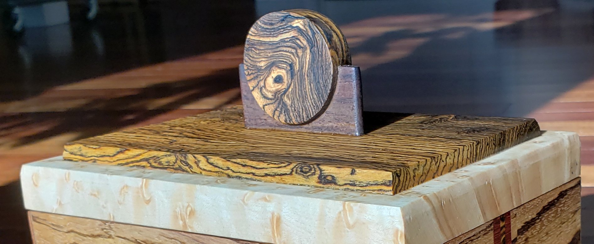 lid-handle-close.jpg