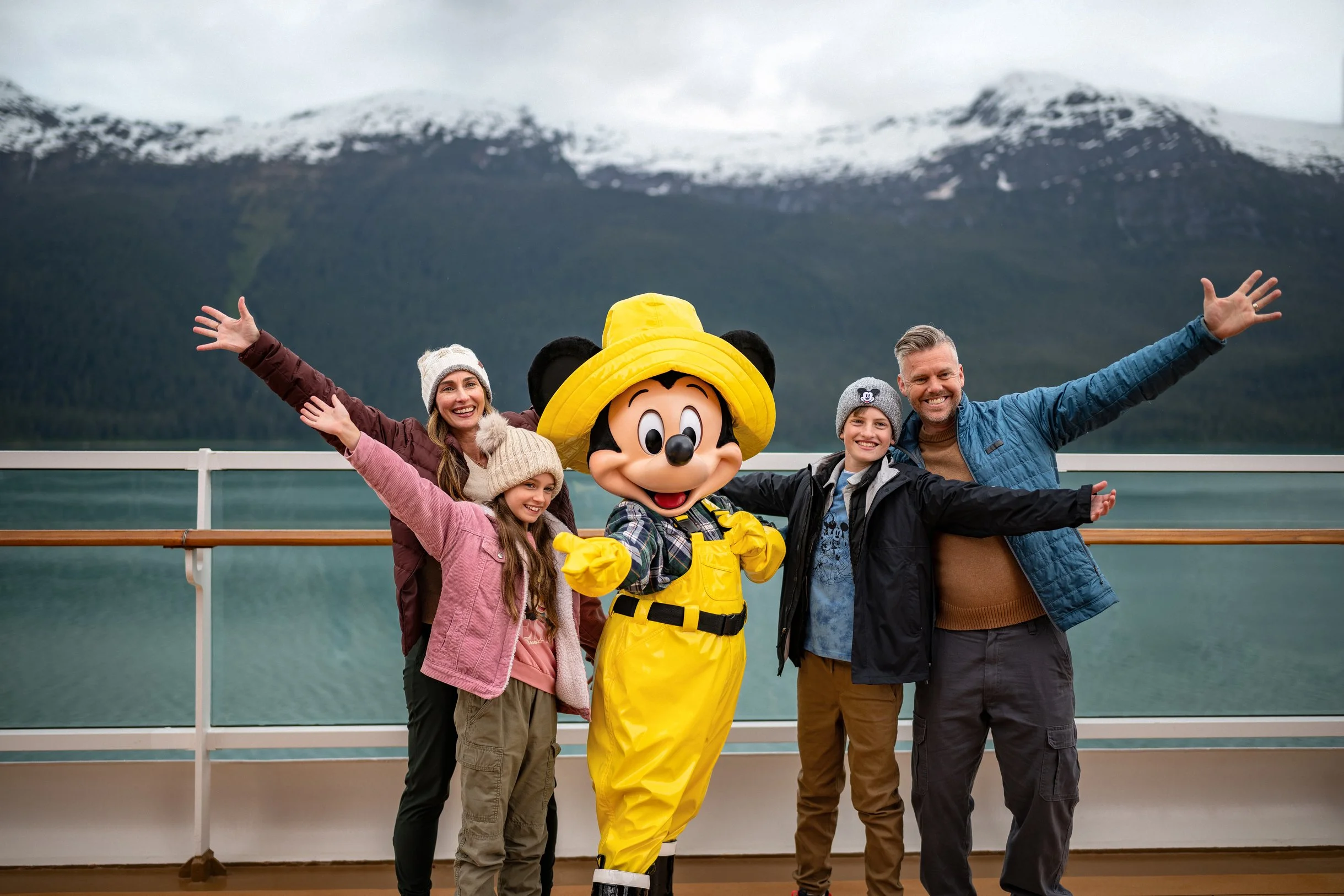 Disney Cruise Line Alaska, Glaciers Mickey Mouse and a happy family