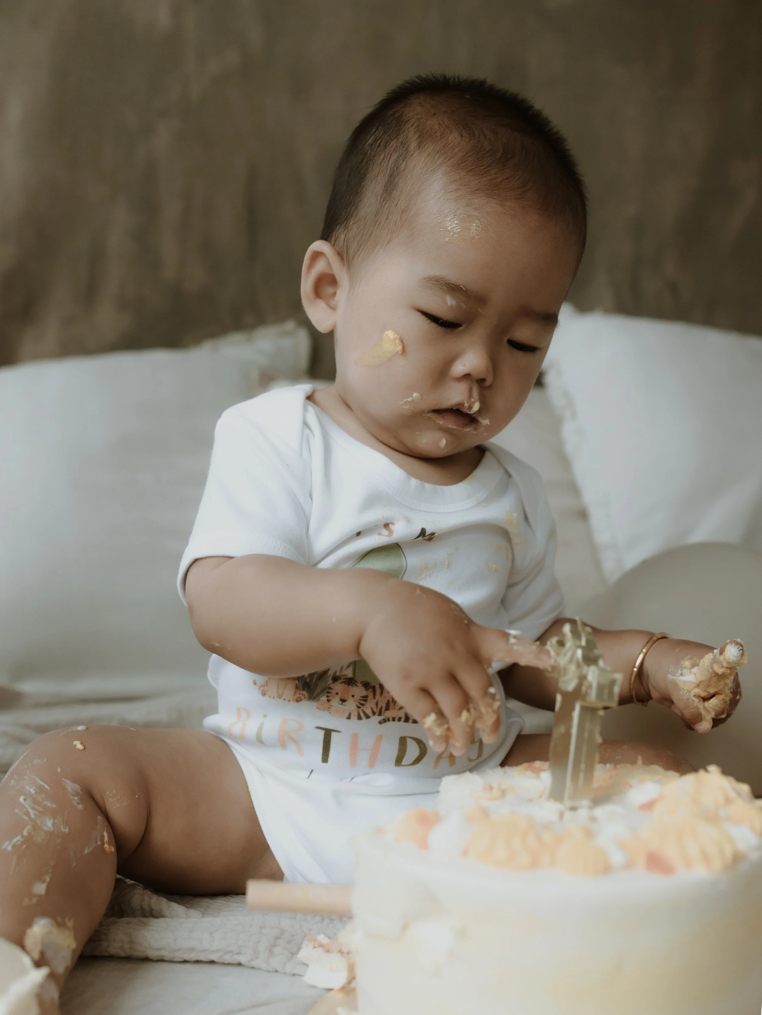 My first birthdays shoots, especially for returning clients are one of my most popular. Looking back on the first year feels more intense. The flashbacks of the emotions, the firsts. The worries, thoughts, experiences. So much changed within that yea