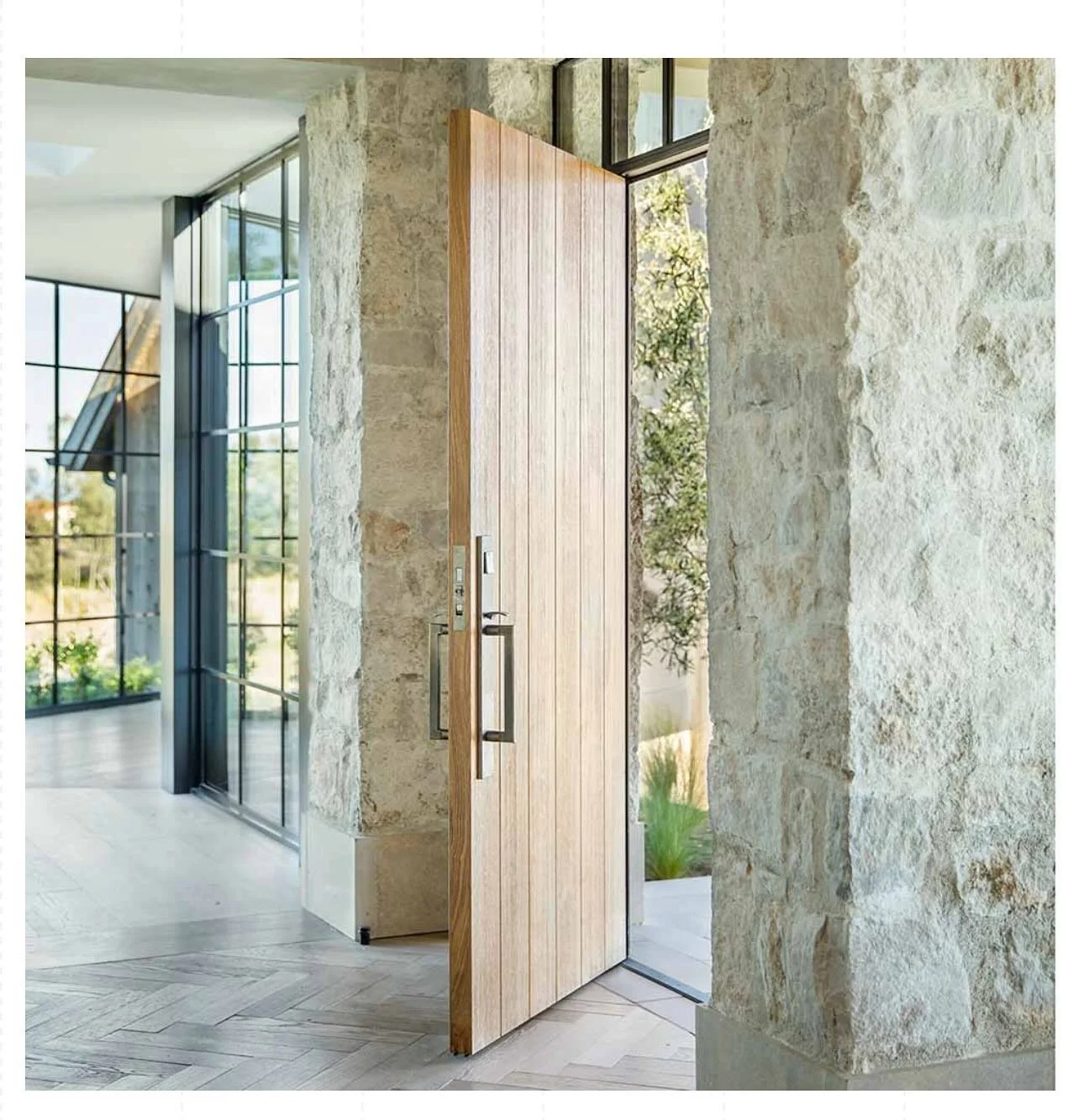 ✨ Hardware Concepts - your one stop shop for all your premium hardware needs. Come see us at our Pacific Grove show room! Opened Monday-Friday, 9-4. ✨ 
.
.
.
.
.
.
.
.
#door #doorhardware #cabinets #cabinethardware #upgradedspace #elevate #home #reno