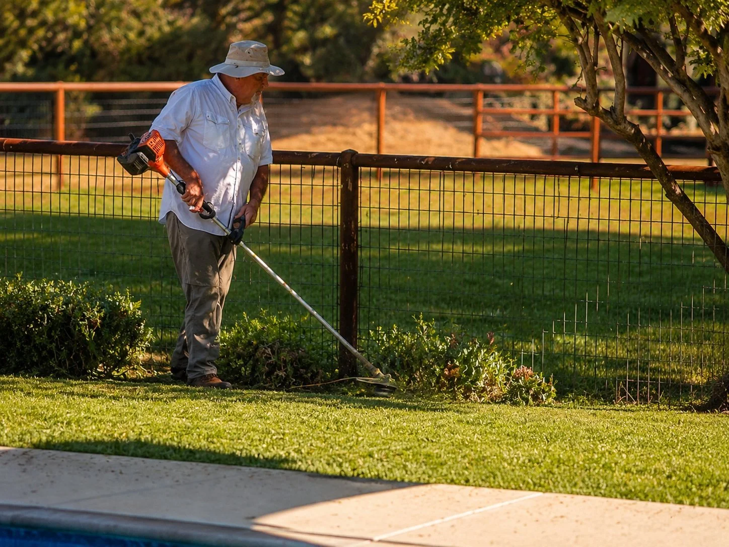 06-lawn-edging-along-fence-orland-ca.jpg