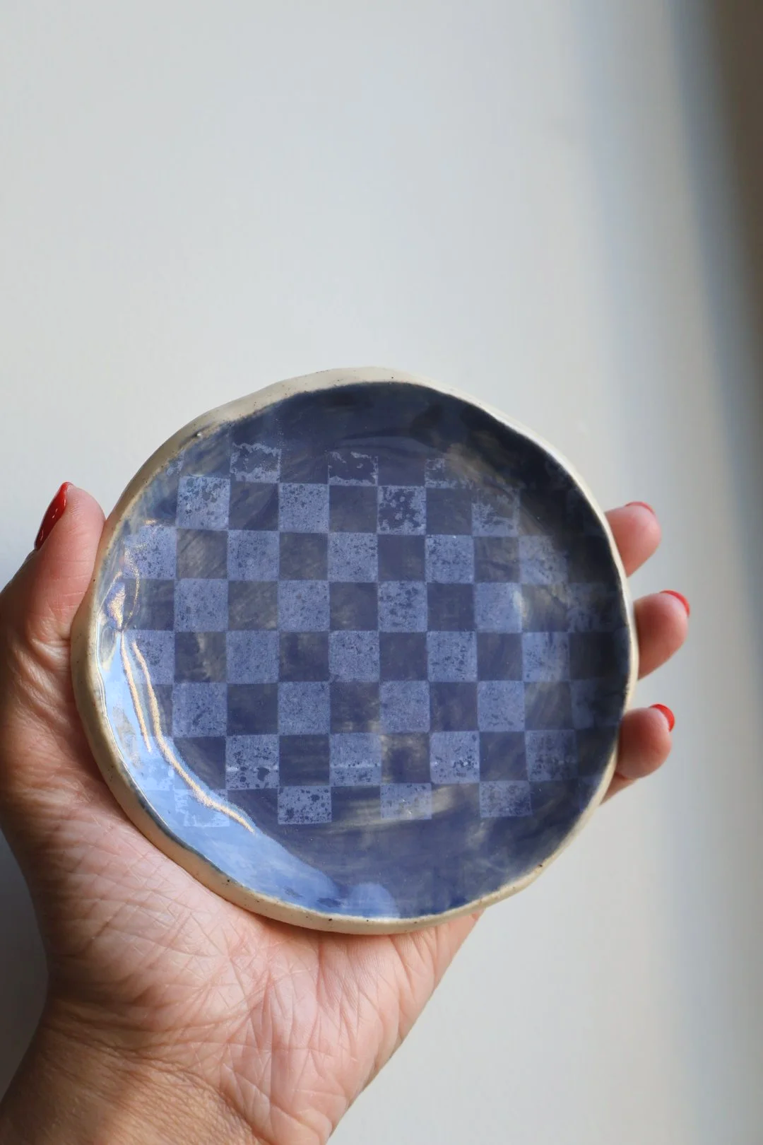 Checkered dish pansy purple