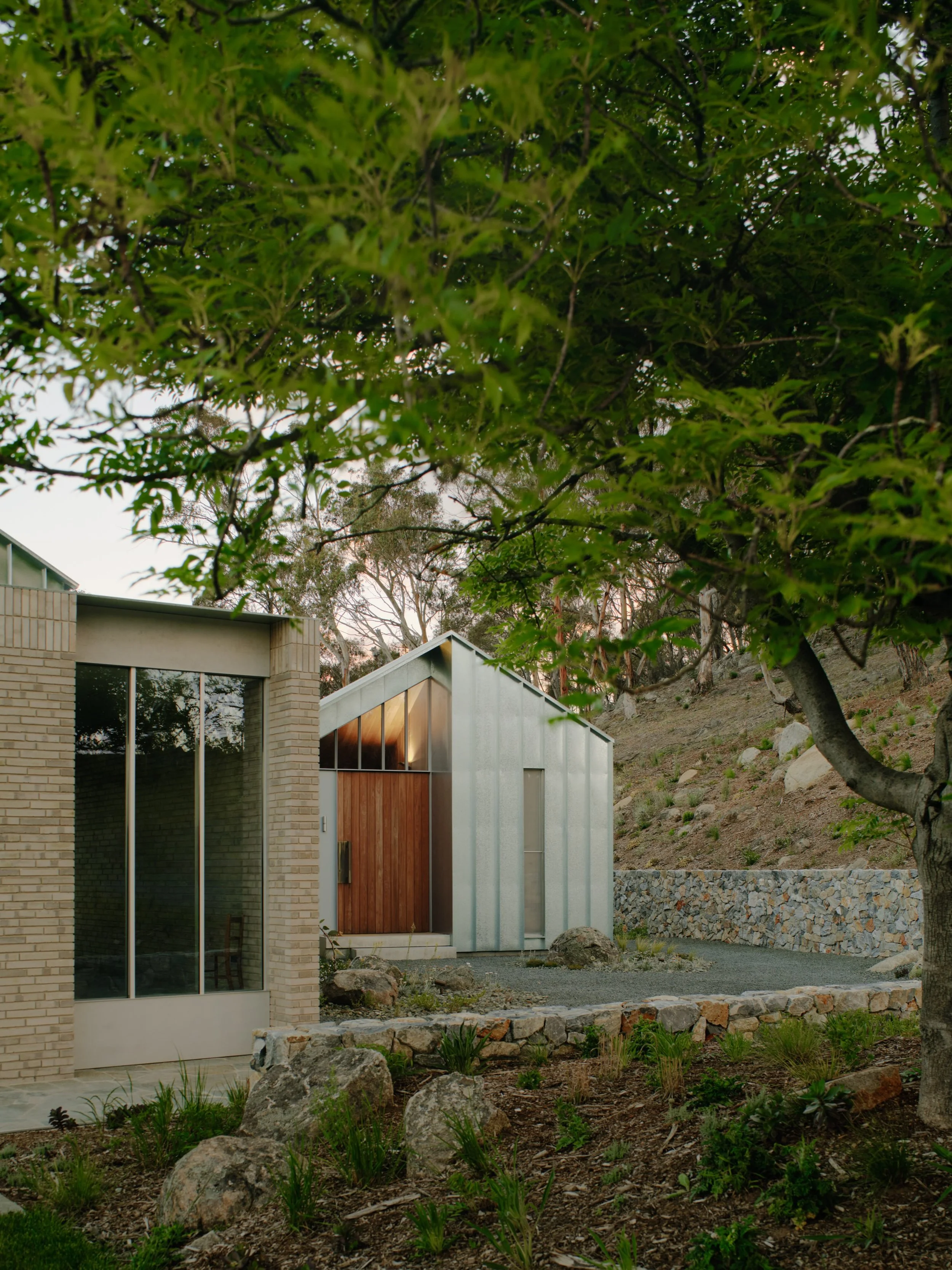 Main Range House

&ldquo;The material palette draws from what the clients call the old farmhouse&rsquo;s &ldquo;kangaroo grey&rdquo; tones, translating them into durable materials suited to the harsh alpine environment &ndash; grey-toned Krause brick