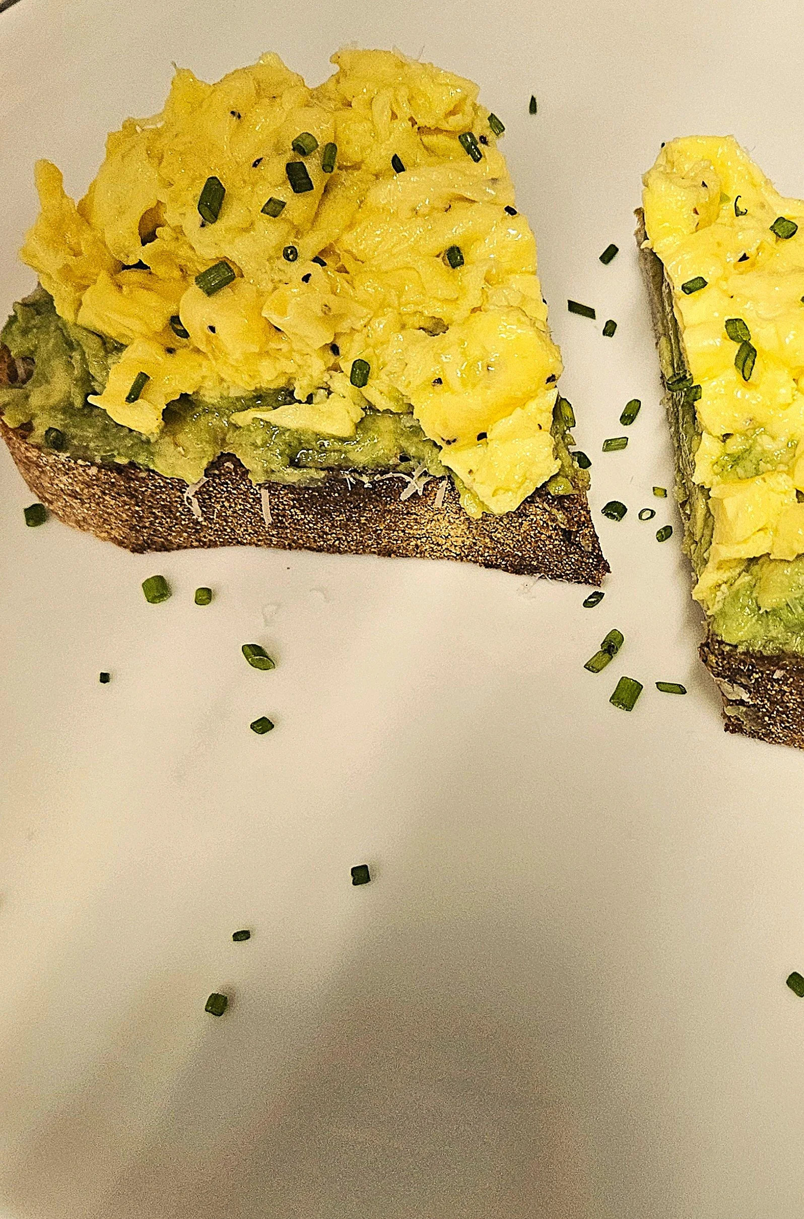 avocado egg toast.jpg