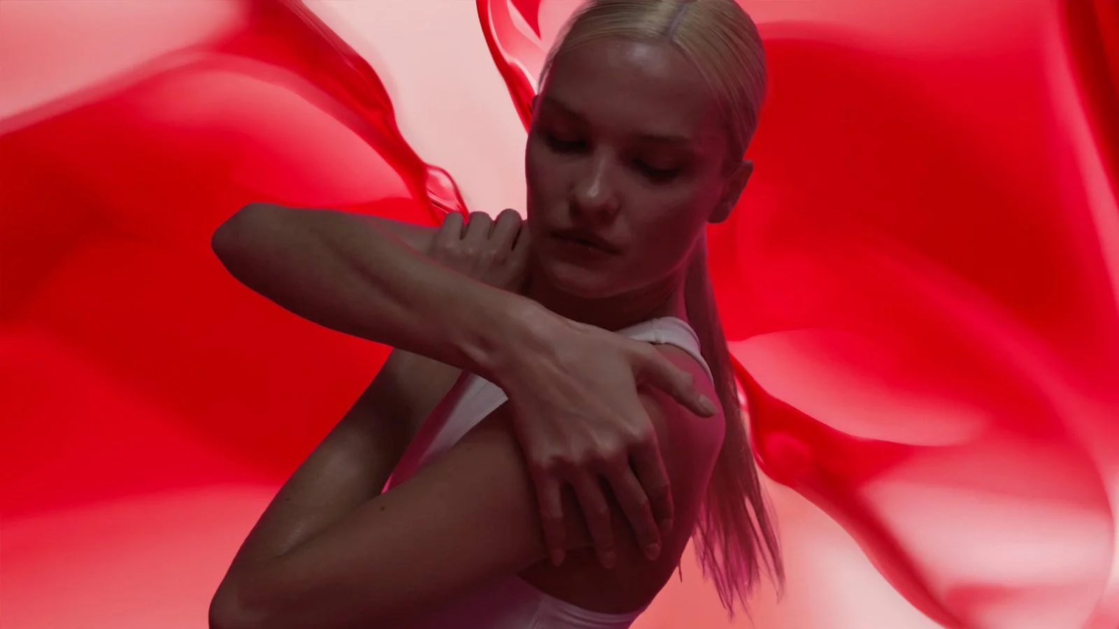 04_EAUX_red.jpg