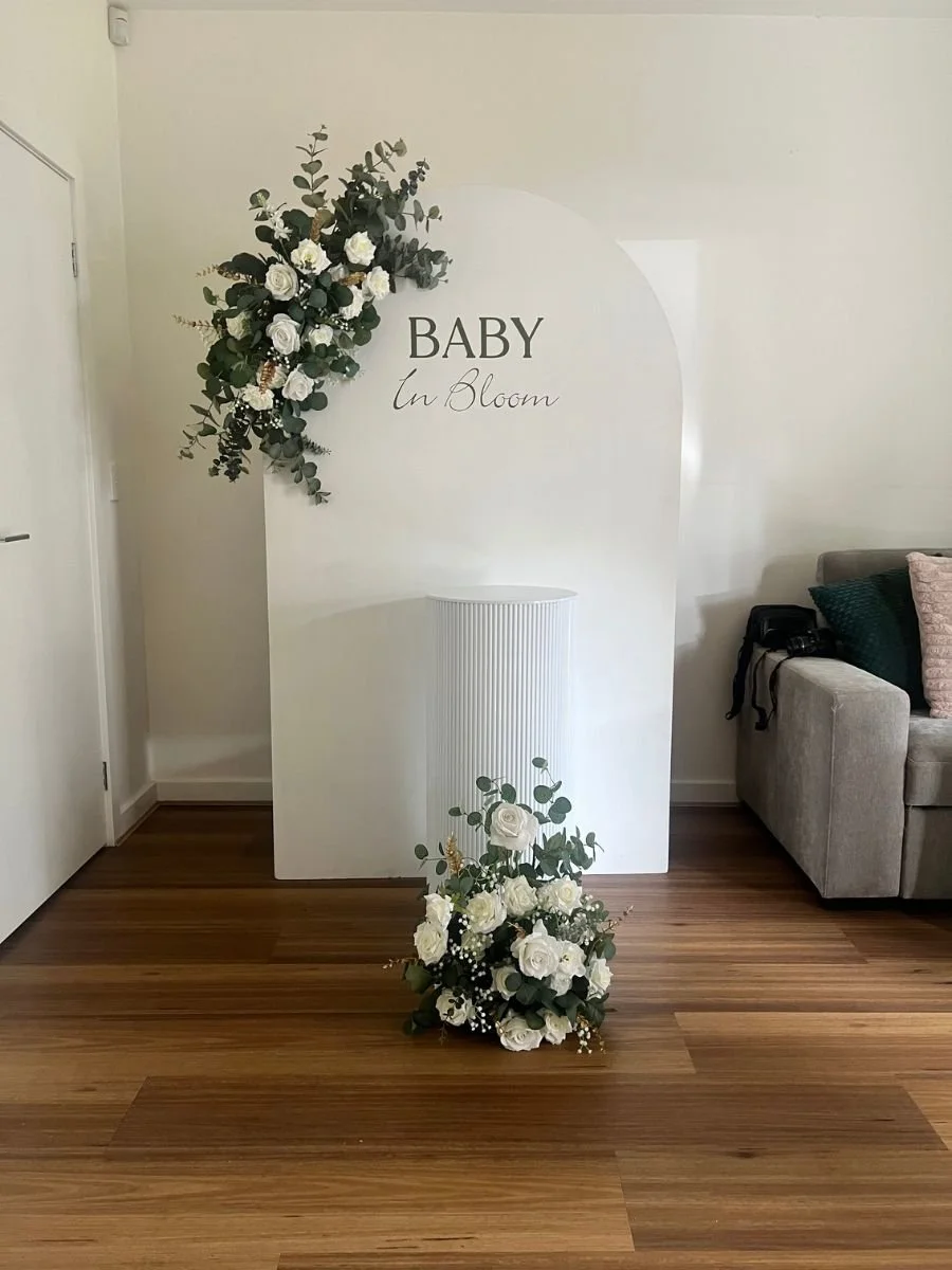 White Sail Arch & Greenery Cluster