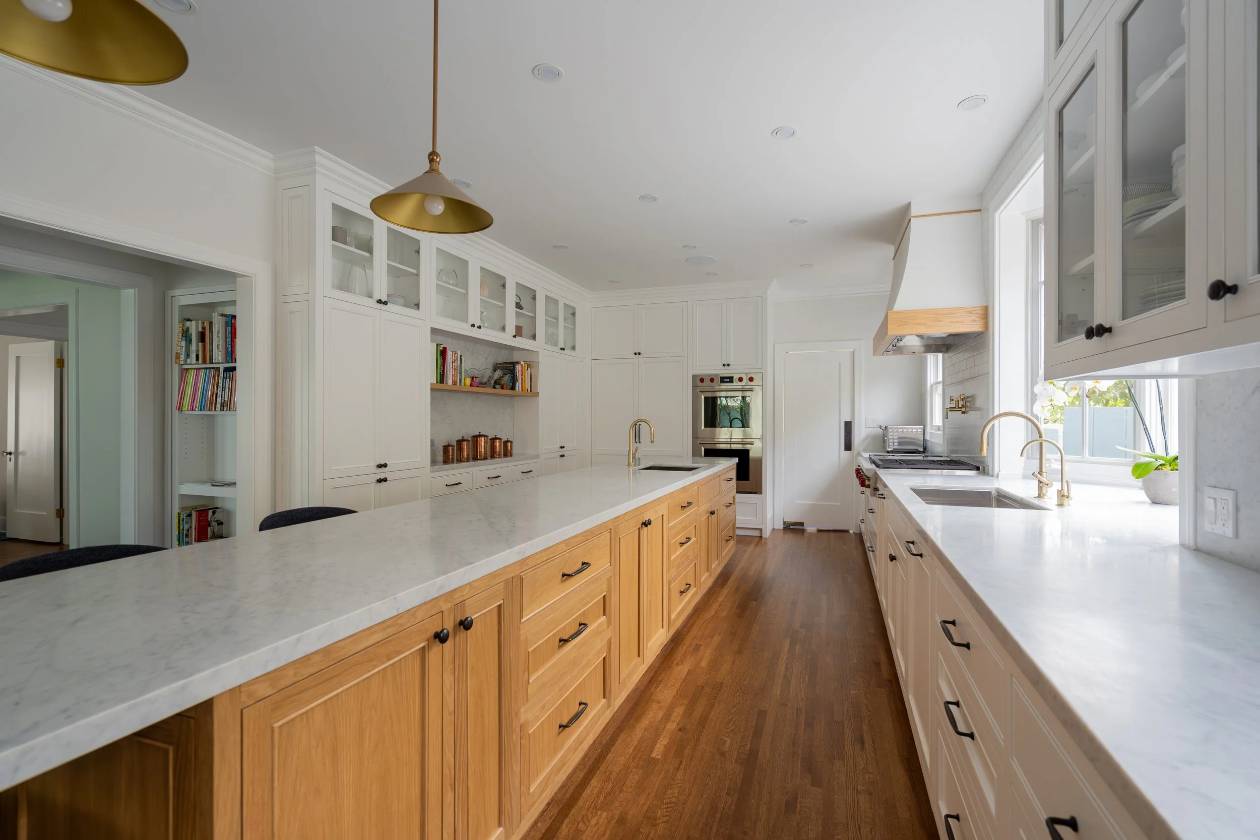 Lorraine_CLM_Kitchen_Wide_002.jpg