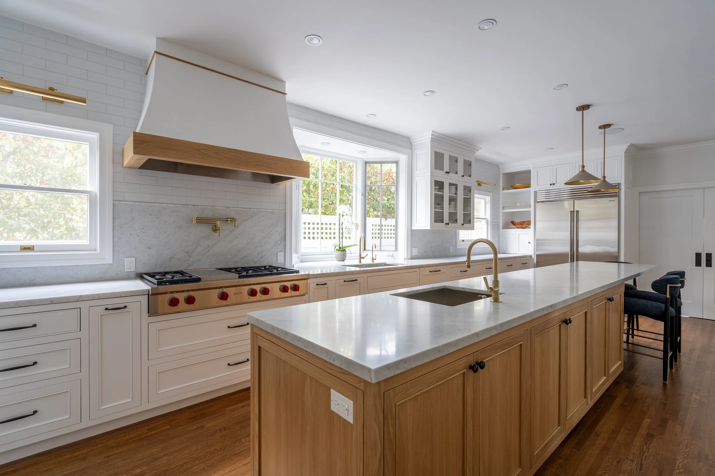 Lorraine_CLM_Kitchen_Wide_004.jpg