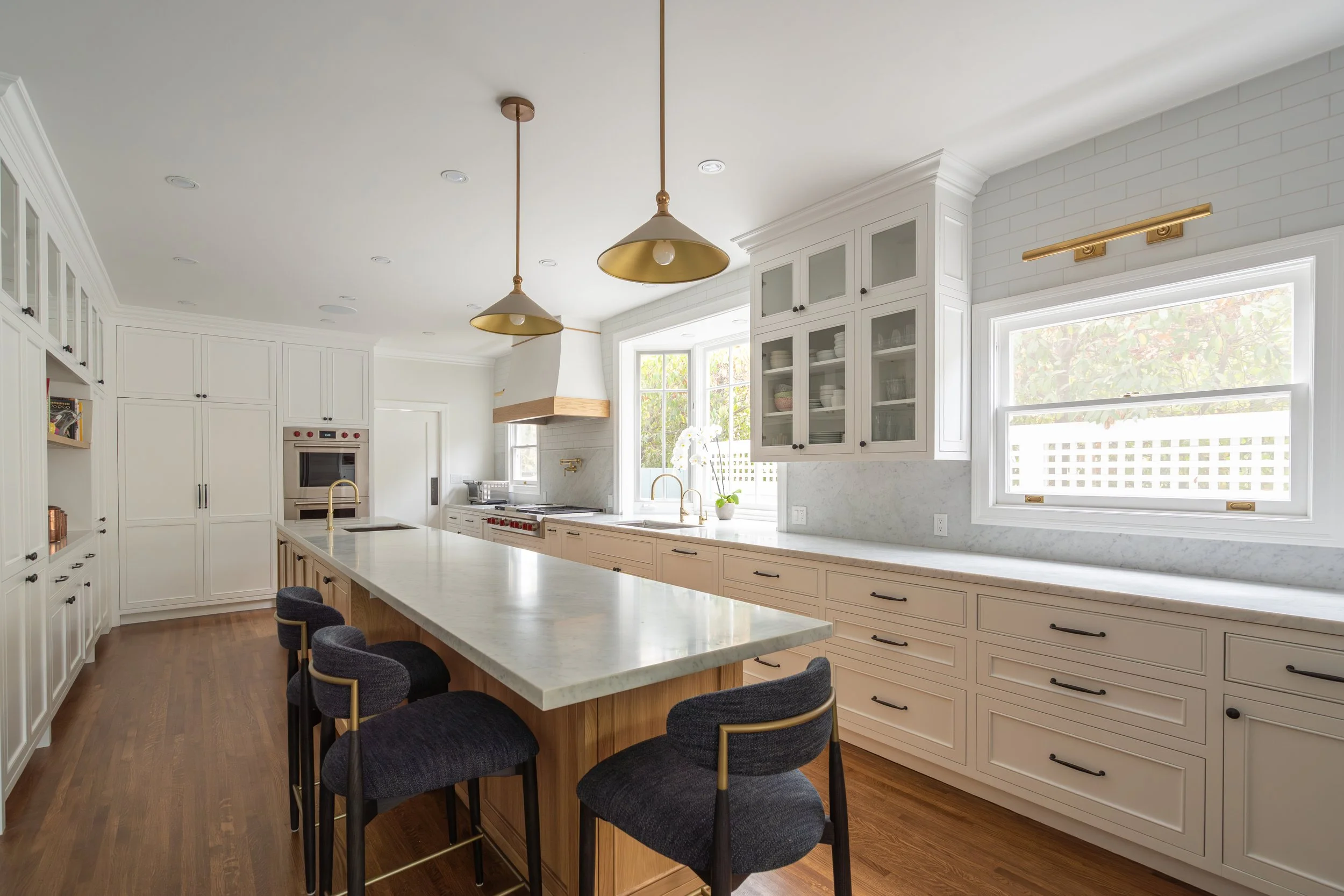 Lorraine_CLM_Kitchen_Wide_001.jpg
