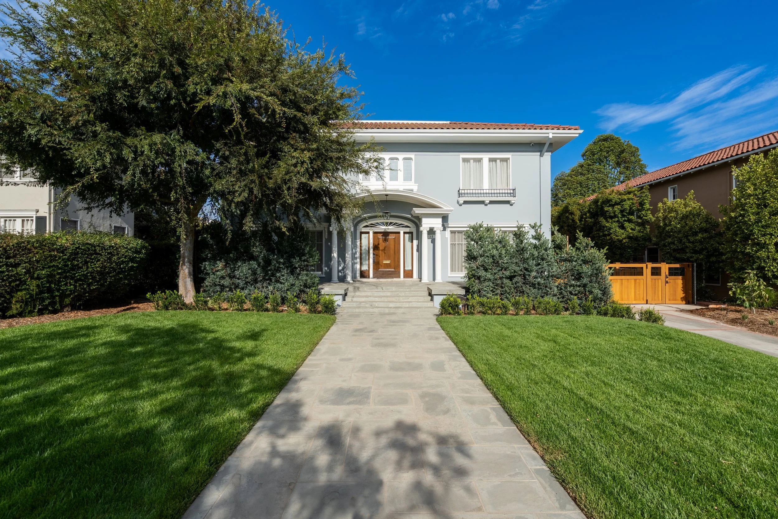 Lorraine_CLM_Exterior_Front_002.jpg