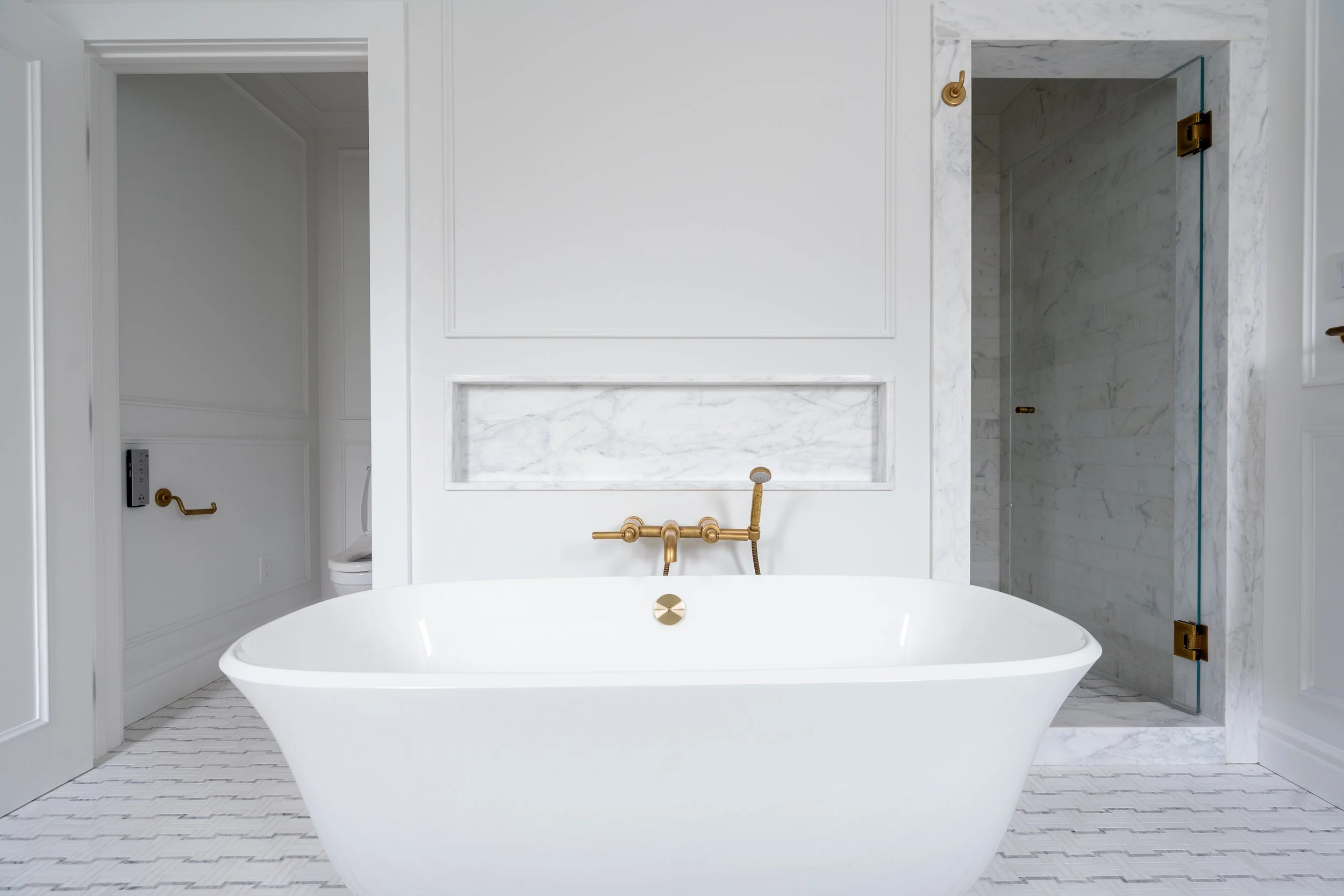 Lorraine_CLM_MasterBathroom_Wide_009.jpg