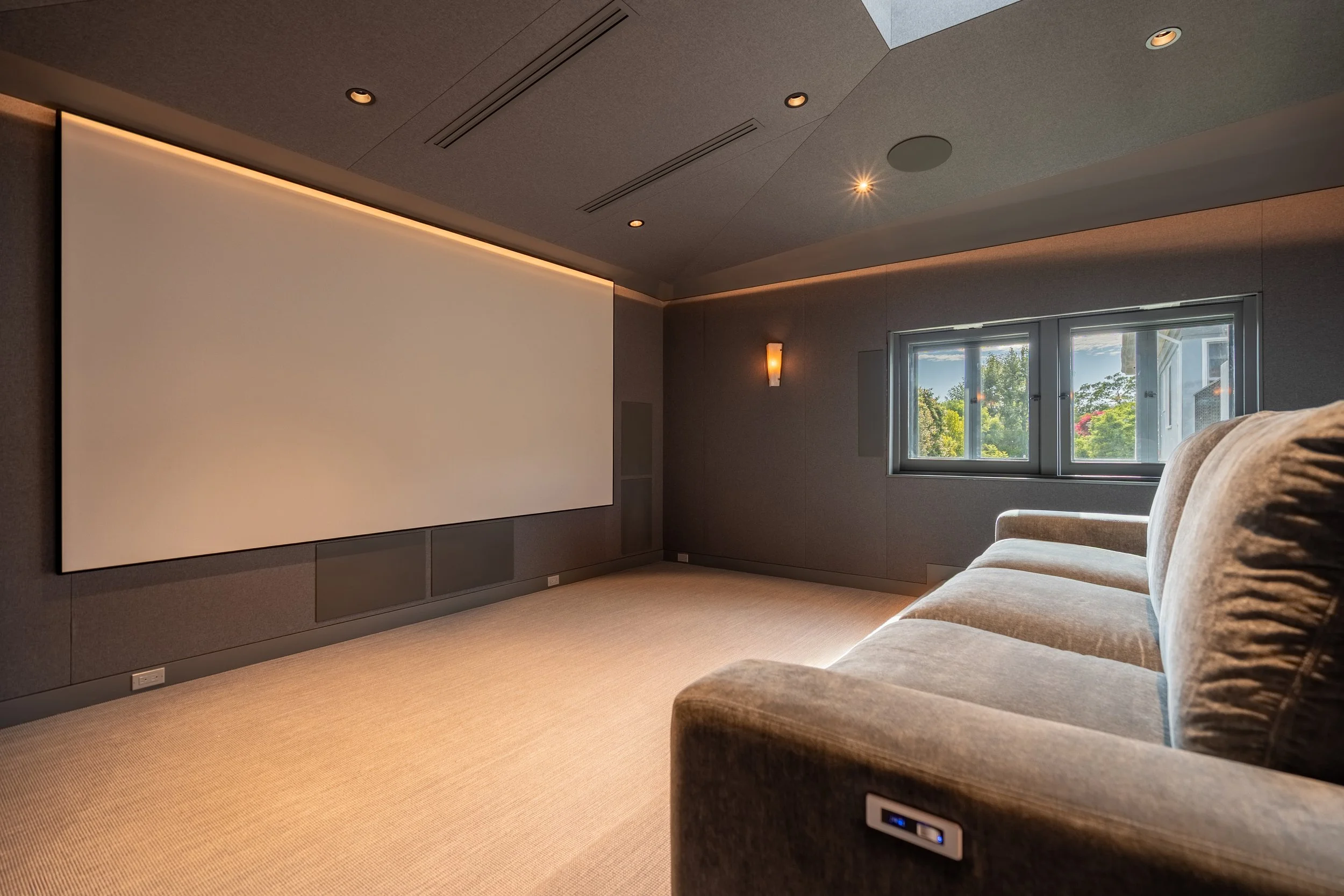 Lorraine_CLM_HomeTheater_Detail_003_LightsOn.jpg