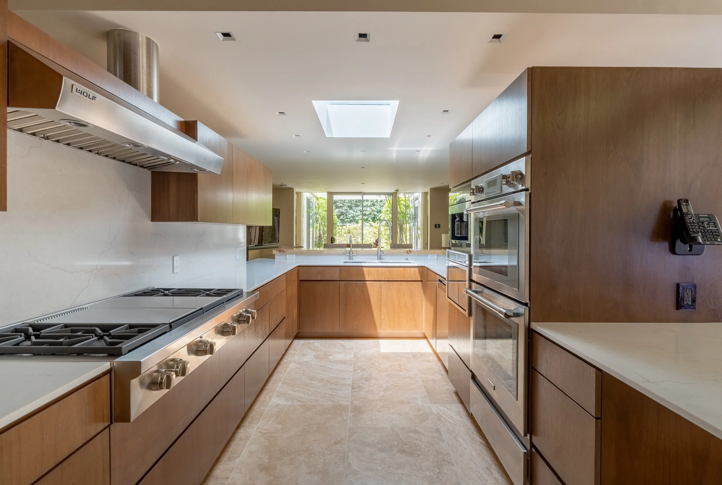 CastlePl_CLM_Kitchen_Wide_001.jpg