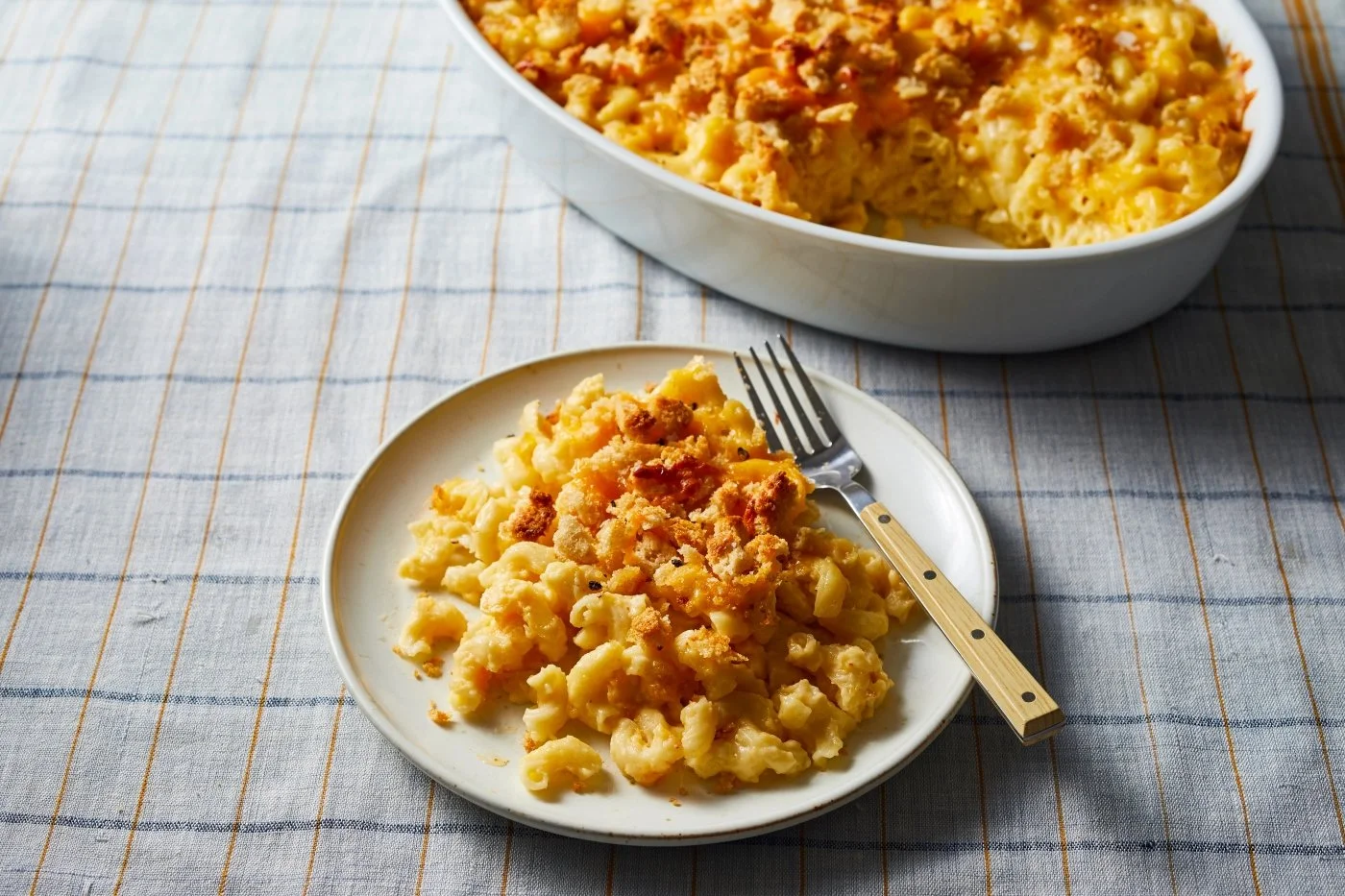 perfect-macaroni-cheese-0120-7005062-horiz.jpeg