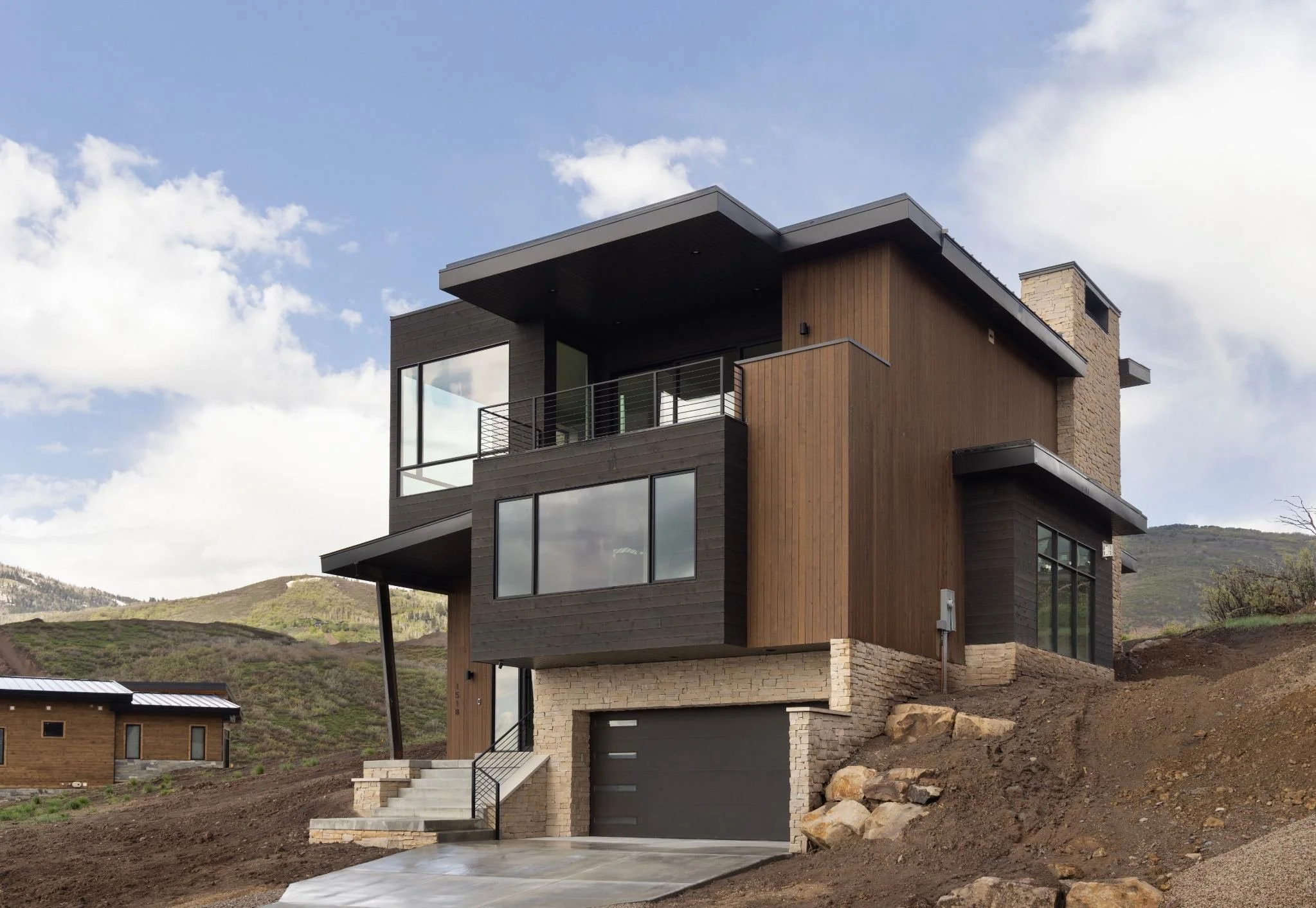 greenlaw-park-city-modern-mountain-retreat-3.jpg