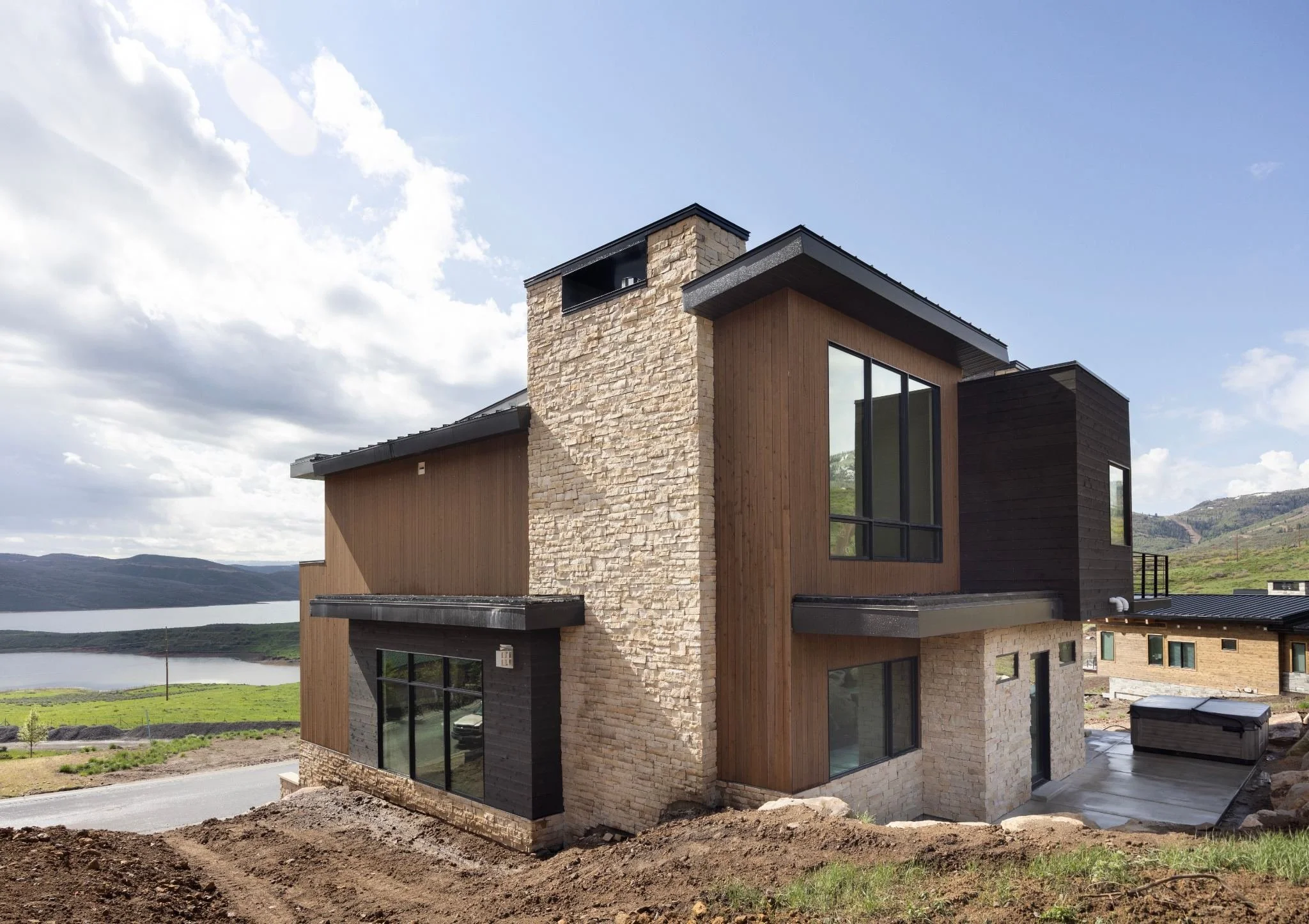 greenlaw-park-city-modern-mountain-retreat-5.jpg
